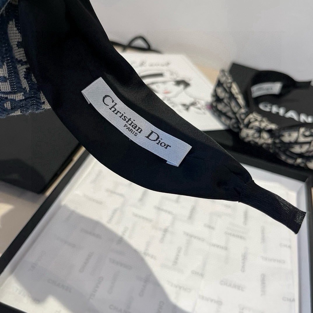 🆕

Dior迪奥新款发箍