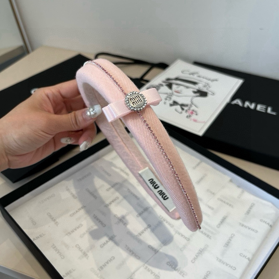 🆕

miumiu缪缪新款发箍