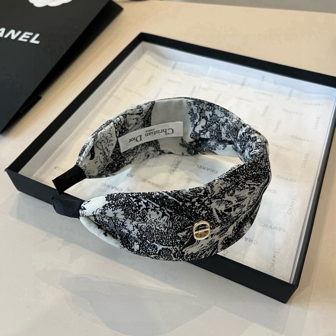 🆕

Dior迪奥新款发箍