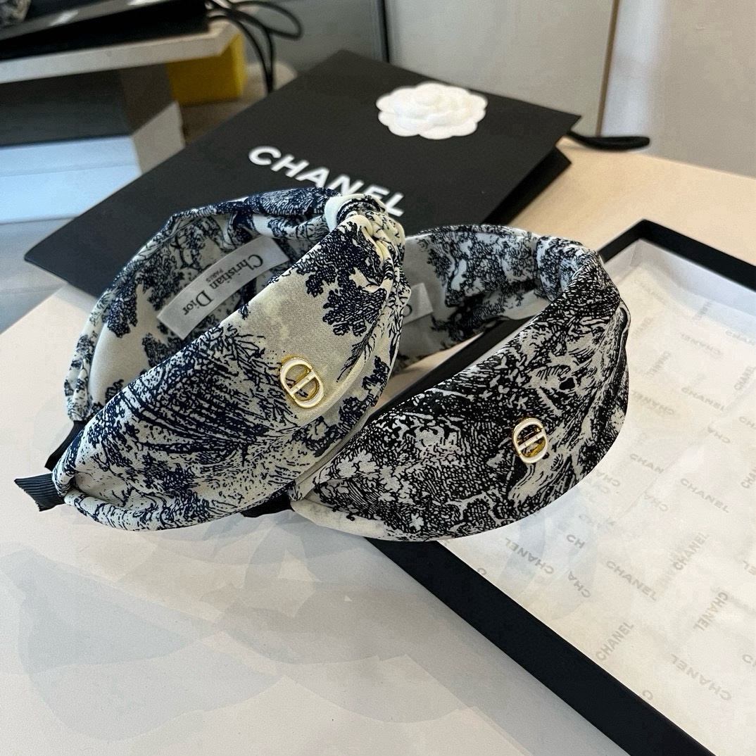 🆕

Dior迪奥新款发箍