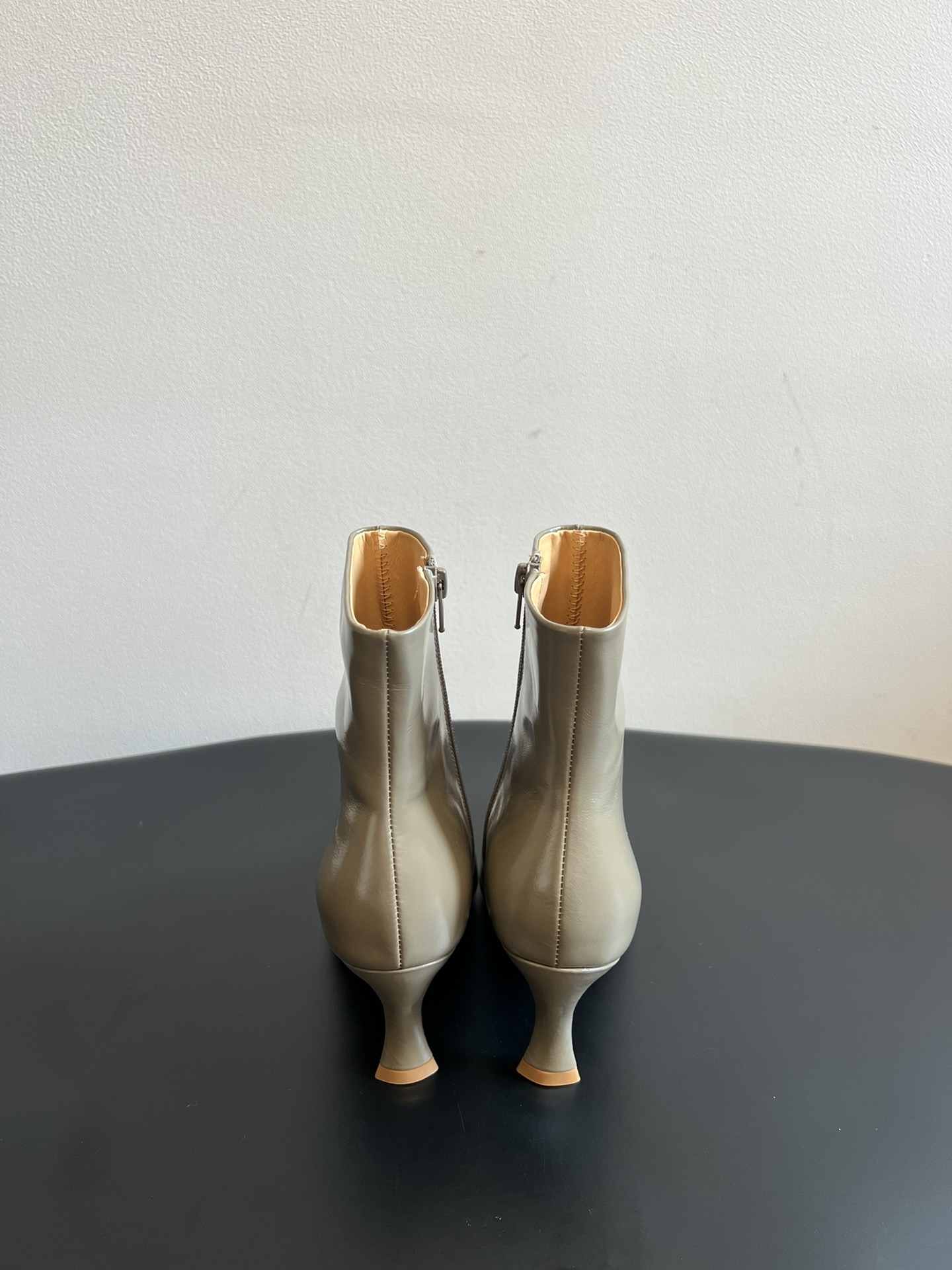 Title: BYFAR P840 High-Quality Boots Review Summary: BYFAR’s popular P840 boots with a stylish design, suitable for various outfits, made with quality materials. - 图片 5