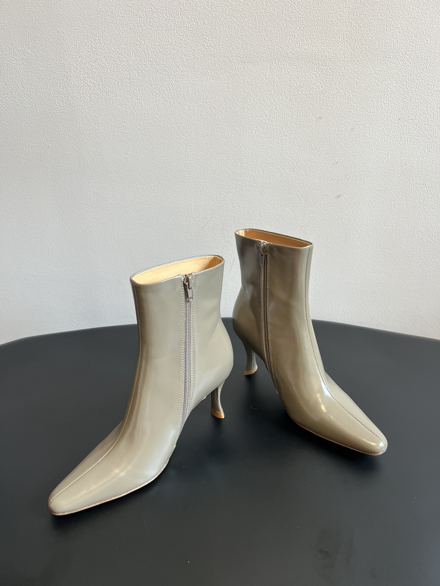 Title: BYFAR P840 High-Quality Boots Review Summary: BYFAR’s popular P840 boots with a stylish design, suitable for various outfits, made with quality materials. - 图片 4