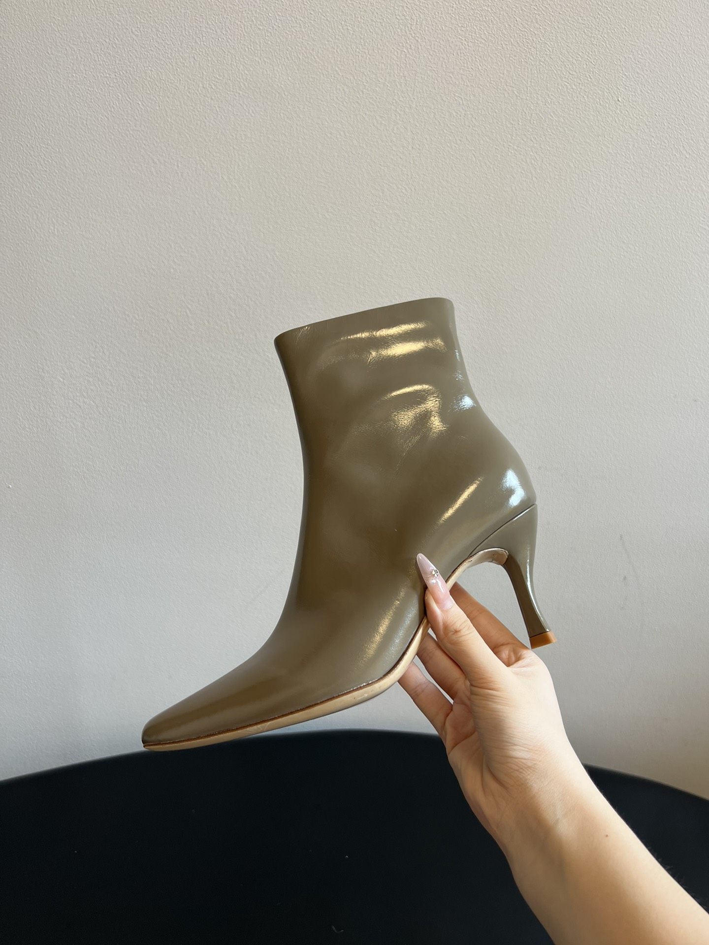 Title: BYFAR P840 High-Quality Boots Review Summary: BYFAR’s popular P840 boots with a stylish design, suitable for various outfits, made with quality materials. - 图片 7