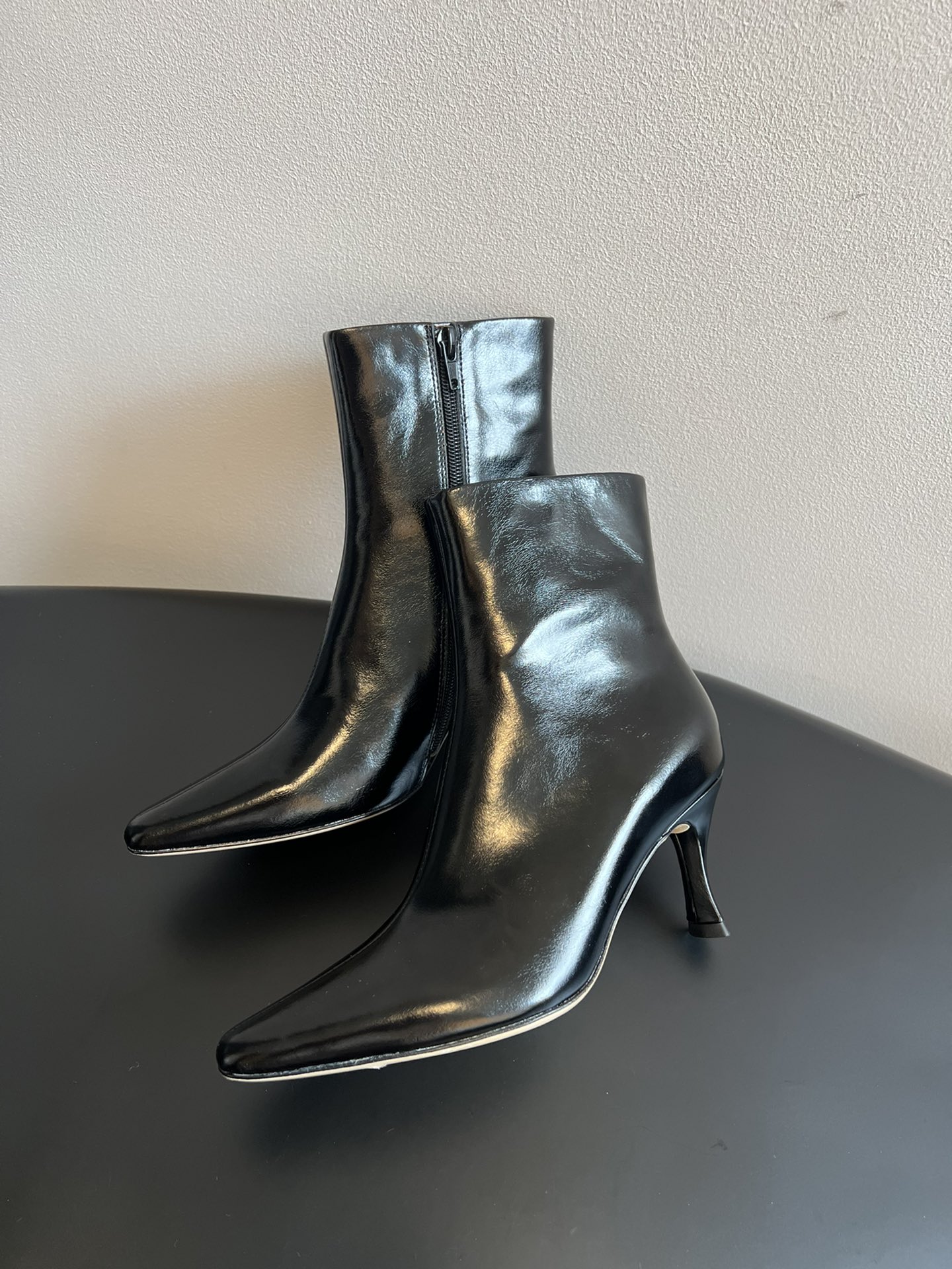 “BYFAR P840 Top Quality Boots: Stylish, Long-Legged, and Versatile for Autumn and Winter Fashion” - 图片 3