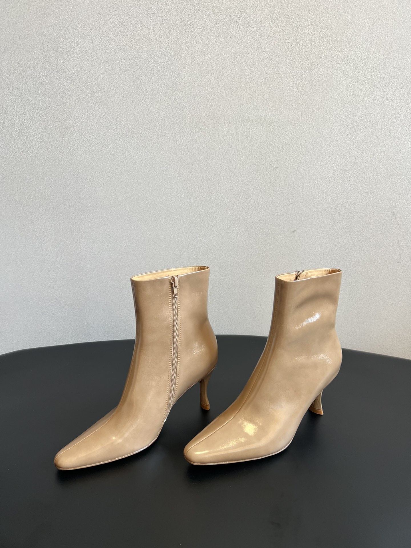 “BYFAR P840 Top Quality Boots: Stylish, Long-legged, Versatile for Work and Everyday Wear”