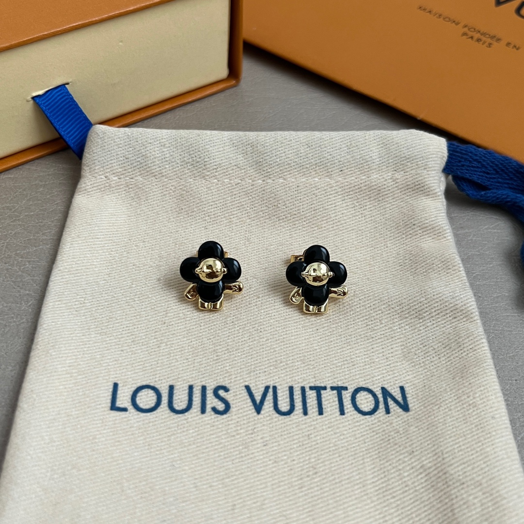 【】LV 耳钉🔹🔹Louis Vuitton 路易威登🔹专柜一致材质 火爆款出货 设计独特 复古前卫 男