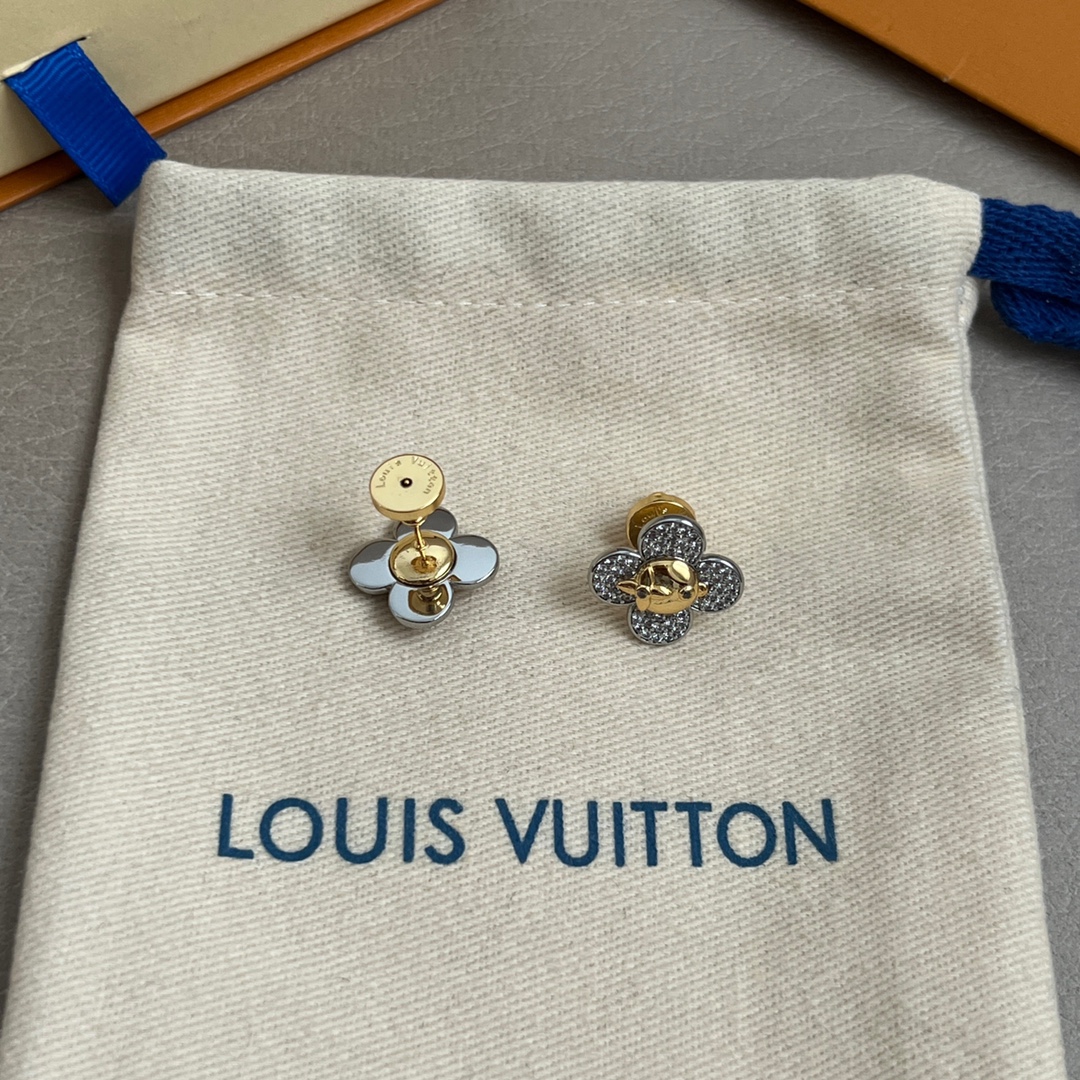【】LV 耳钉🔹🔹Louis Vuitton 路易威登🔹专柜一致材质 火爆款出货 设计独特 复古前卫 男