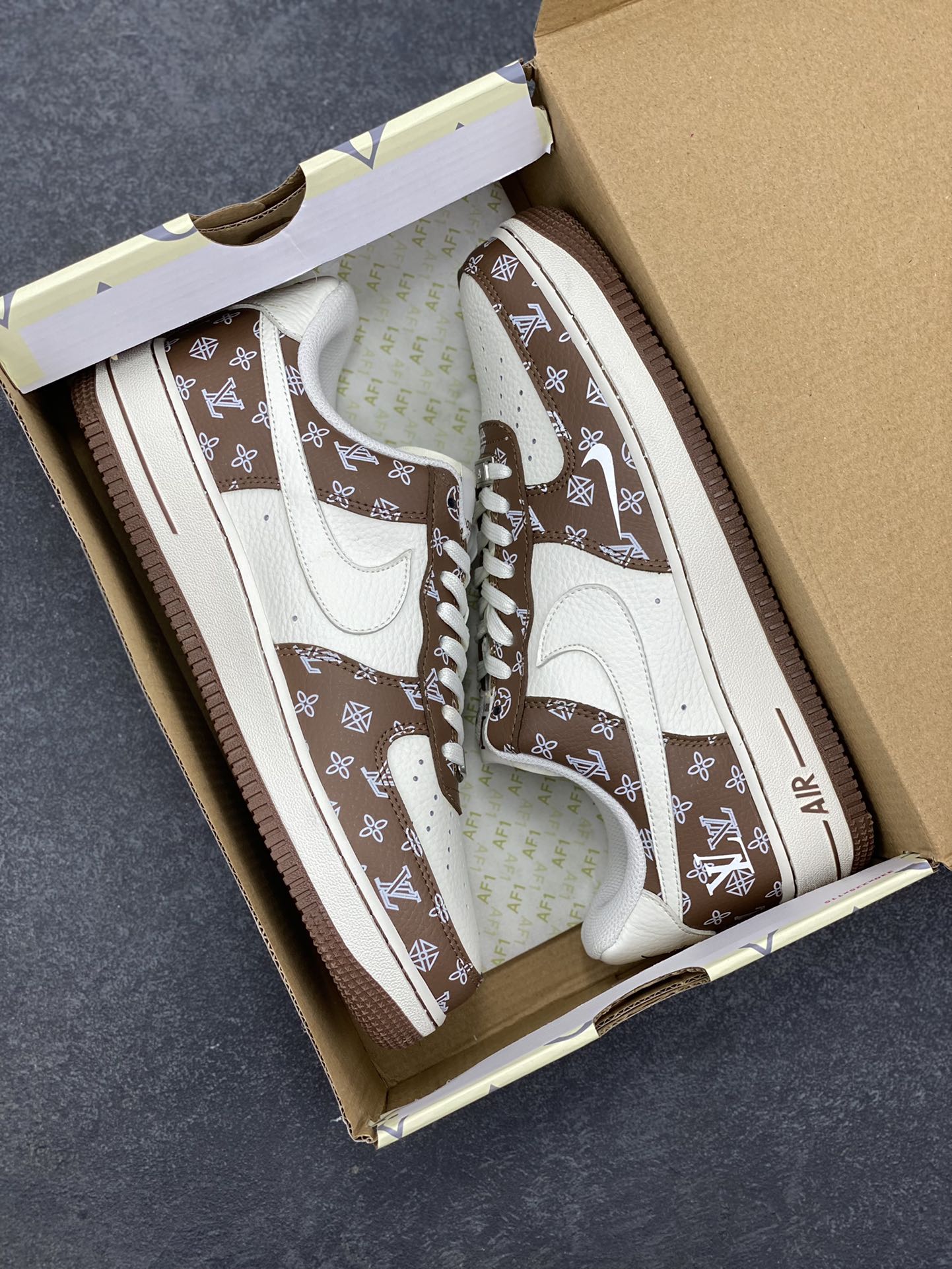 图片[9]-NIke Air Force 1 \’07 Low LV联名–奶白棕 空军一号低帮 运动鞋 休闲鞋 折边针车 工艺难度大 原楦头原纸板 原装鞋盒 原厂鞋底 超高清洁度 细节完美 货号：LW9279-018 尺码：36 36.5 37.5 38 38.5 39 40 40.5 41 42 42.5 43 44 44.5 45-选品中心