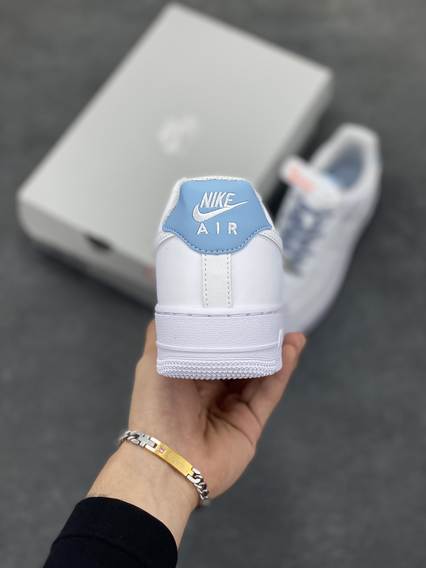 图片[4]-Nike Air Force 1 Low 空军一号低帮运动休闲板鞋 原楦头原纸板 打造纯正空军版型#专注外贸渠道 全掌内置蜂窝气垫 #原盒配件 原厂中底钢印、拉帮完美 货号：IB7167-101 尺码：36 36.5 37.5 38 38.5 39 40 40.5 41 42 42.5 43 44 44.5 45-选品中心
