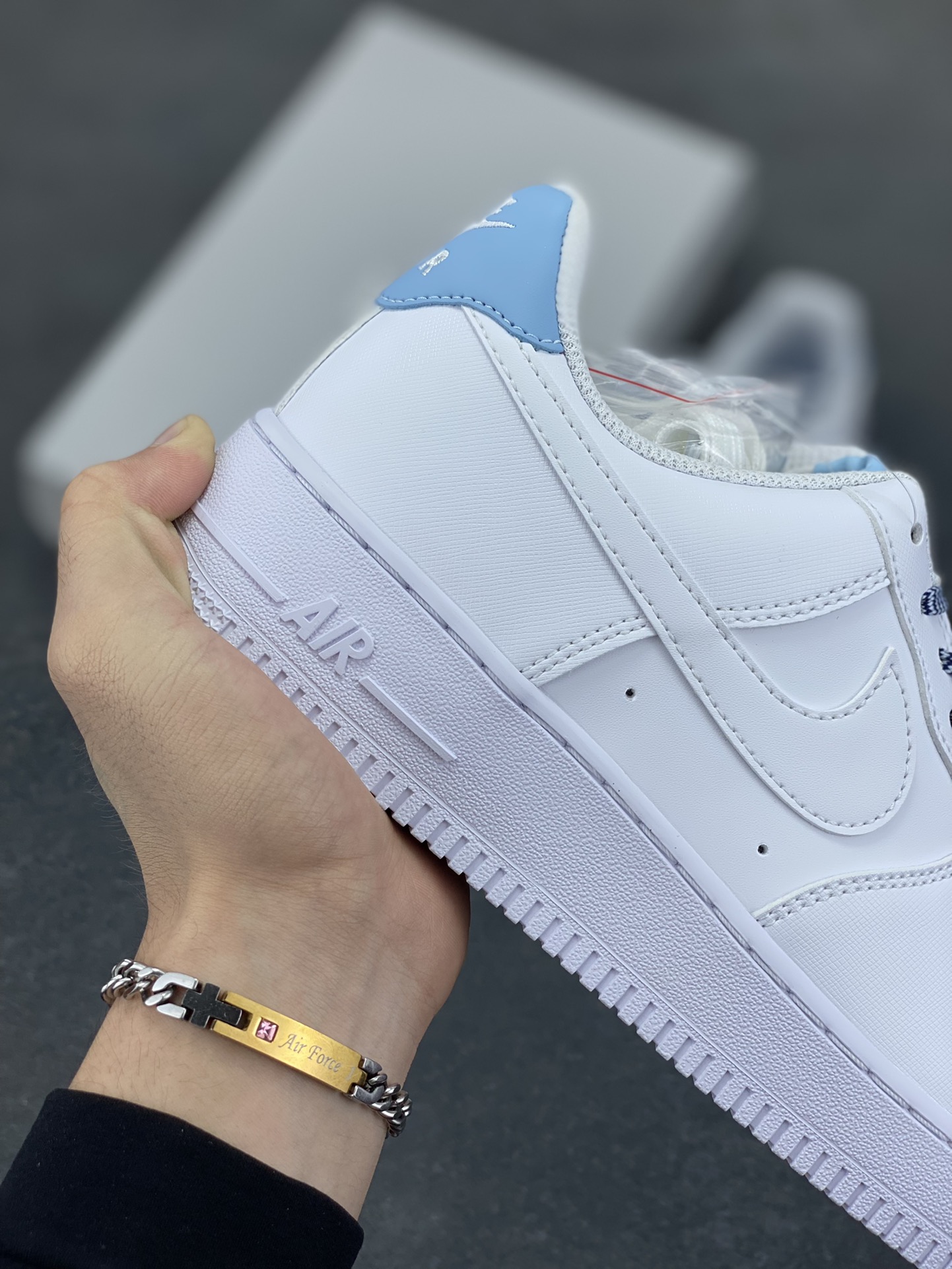 图片[6]-Nike Air Force 1 Low 空军一号低帮运动休闲板鞋 原楦头原纸板 打造纯正空军版型#专注外贸渠道 全掌内置蜂窝气垫 #原盒配件 原厂中底钢印、拉帮完美 货号：IB7167-101 尺码：36 36.5 37.5 38 38.5 39 40 40.5 41 42 42.5 43 44 44.5 45-选品中心