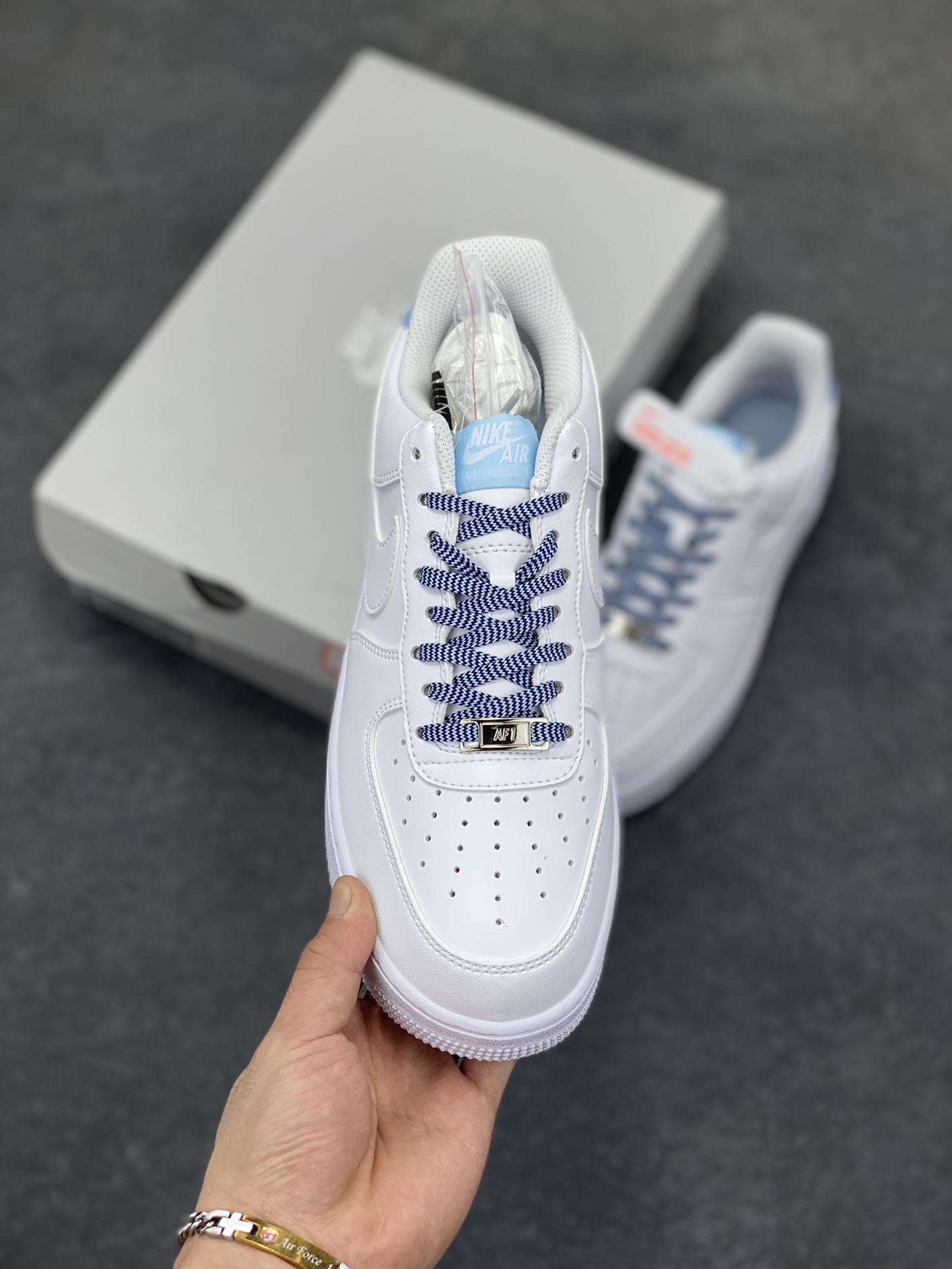 图片[2]-Nike Air Force 1 Low 空军一号低帮运动休闲板鞋 原楦头原纸板 打造纯正空军版型#专注外贸渠道 全掌内置蜂窝气垫 #原盒配件 原厂中底钢印、拉帮完美 货号：IB7167-101 尺码：36 36.5 37.5 38 38.5 39 40 40.5 41 42 42.5 43 44 44.5 45-选品中心