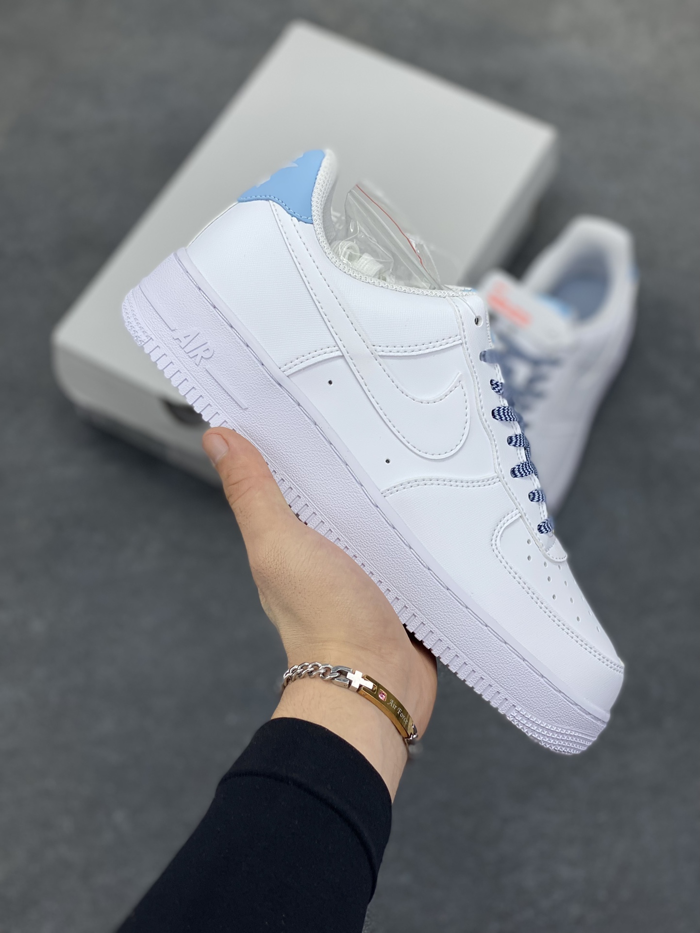 Nike Air Force 1 Low 空军一号低帮运动休闲板鞋 原楦头原纸板 打造纯正空军版型#专注外贸渠道 全掌内置蜂窝气垫 #原盒配件 原厂中底钢印、拉帮完美 货号：IB7167-101 尺码：36 36.5 37.5 38 38.5 39 40 40.5 41 42 42.5 43 44 44.5 45-选品中心