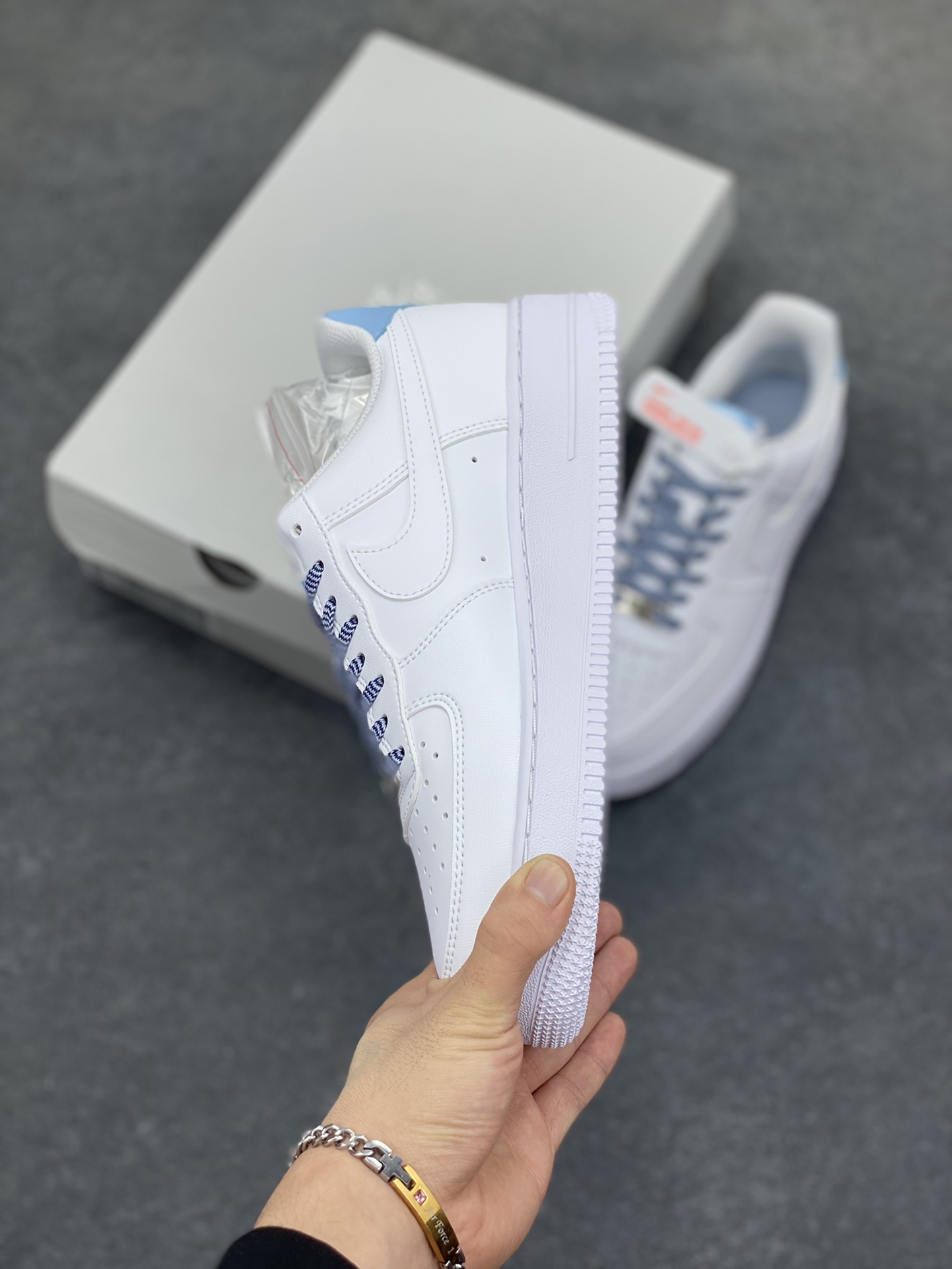 图片[3]-Nike Air Force 1 Low 空军一号低帮运动休闲板鞋 原楦头原纸板 打造纯正空军版型#专注外贸渠道 全掌内置蜂窝气垫 #原盒配件 原厂中底钢印、拉帮完美 货号：IB7167-101 尺码：36 36.5 37.5 38 38.5 39 40 40.5 41 42 42.5 43 44 44.5 45-选品中心