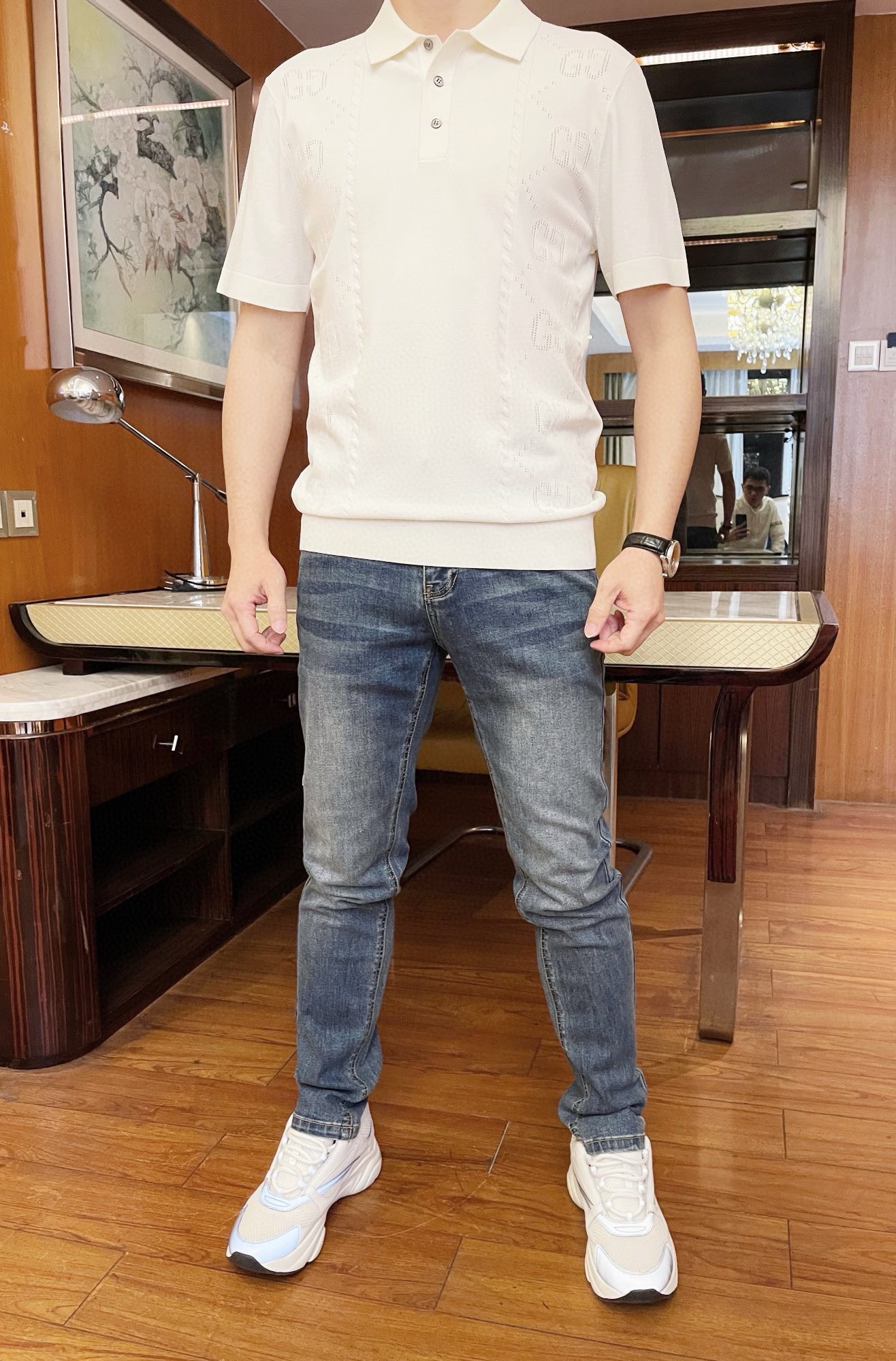 NO:472127,Guqi-2025 counter latest hot-selling Polo, hot-selling items in European and American counters!  Selected Italian imported Yilit fabrics with simple and elegant designs, the hollow double G logo shows elegance, and there is no need to say much about the effect of the upper body. The number of codes is 48-56 (model 173/130 wears 48, with Hong Kong Lane Crawford gift box packaging), alexander wang19860909古琦-2025专柜最新爆款Polo出货 欧美专柜热销单品！精选意大利进口伊力特面料搭配简约大方的设计,镂空的双G标志相当彰显雅致 上身效果不用多说.码数48-56（模特173/130穿48、配香港连卡佛礼盒包装）,,alexander wang,Men's clothing