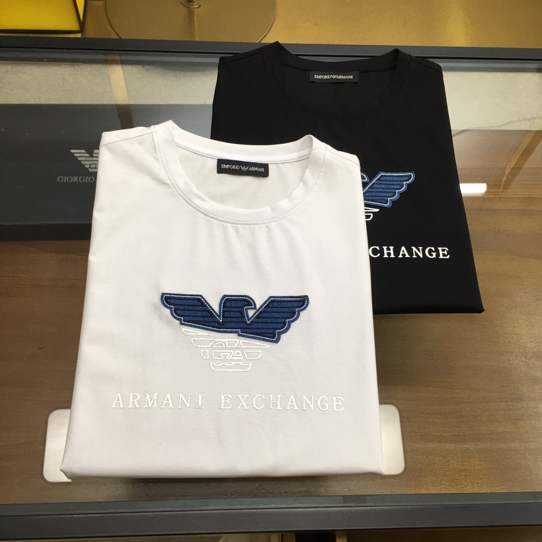 NO:471973,New product 'Ama...i' 2025 spring and summer new model first launch counter latest short-sleeved round-neck T-shirt, high-end customization, avant-garde and fashionable design!  Brand logo heavy craft design, high-end customized double mercerized fabric, soft feel, comfortable to wear, exquisite counter-level car line, fine workmanship, invincible and handsome upper body effect!  A must-have item for handsome men!  Gospel of Fatty--As shown in the figure, code number M-5XL (maximum 6xl can wear 230 catties),,T-shirt,tees,t-shirt,alexander wang19860909新品 《Ama...i》 2025春夏新款首发专柜最新款短袖圆领T恤 高端订制 设计前卫时尚！品牌logo重工艺设计 高端定制双丝光面料.手感柔软.穿着舒适.专柜级别精致车线.做工精细.上身效果无敌帅气！型男必备单品！胖子福音-- 如图 码数 M-5XL(最大6xl可穿230斤),,T-shirt,tees，t-shirt,alexander wang,Men's clothing