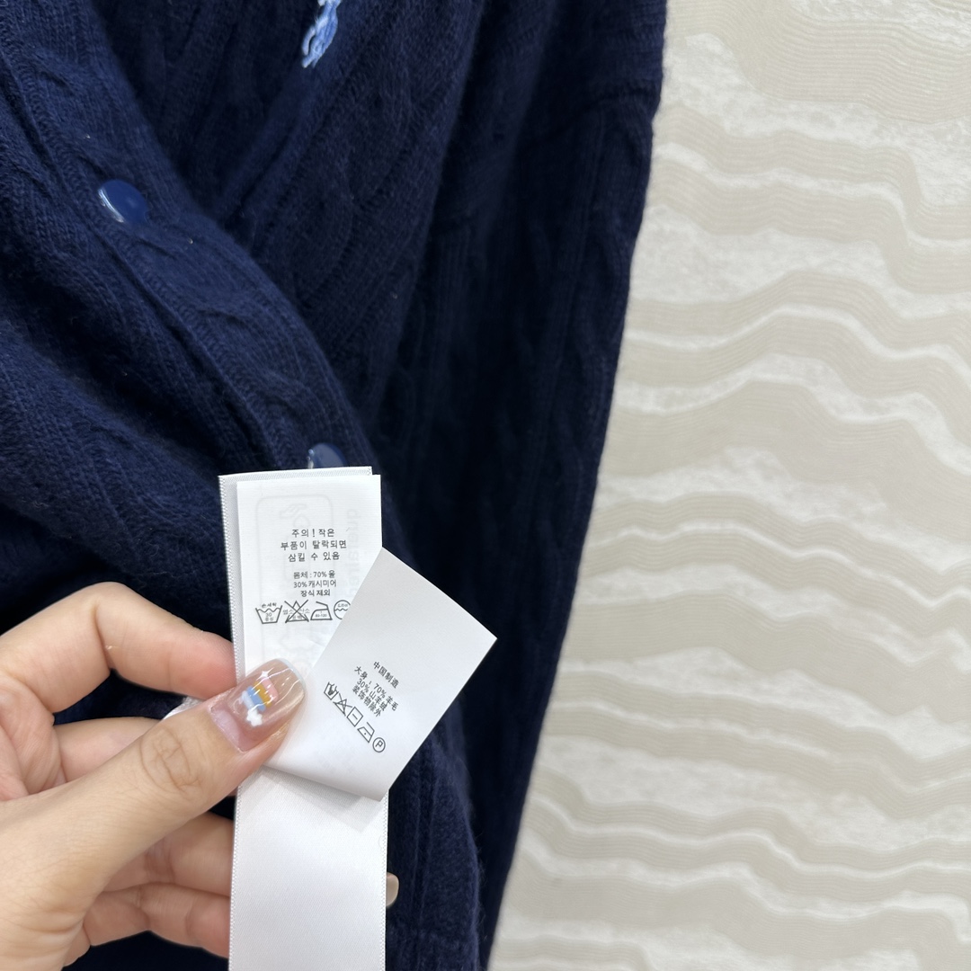 独家首发❤️原单品质❤️浓郁美式风，RL时髦减龄穿搭，网球风棒球夹克绞花羊绒外套！经典落肩版型宽松百搭又