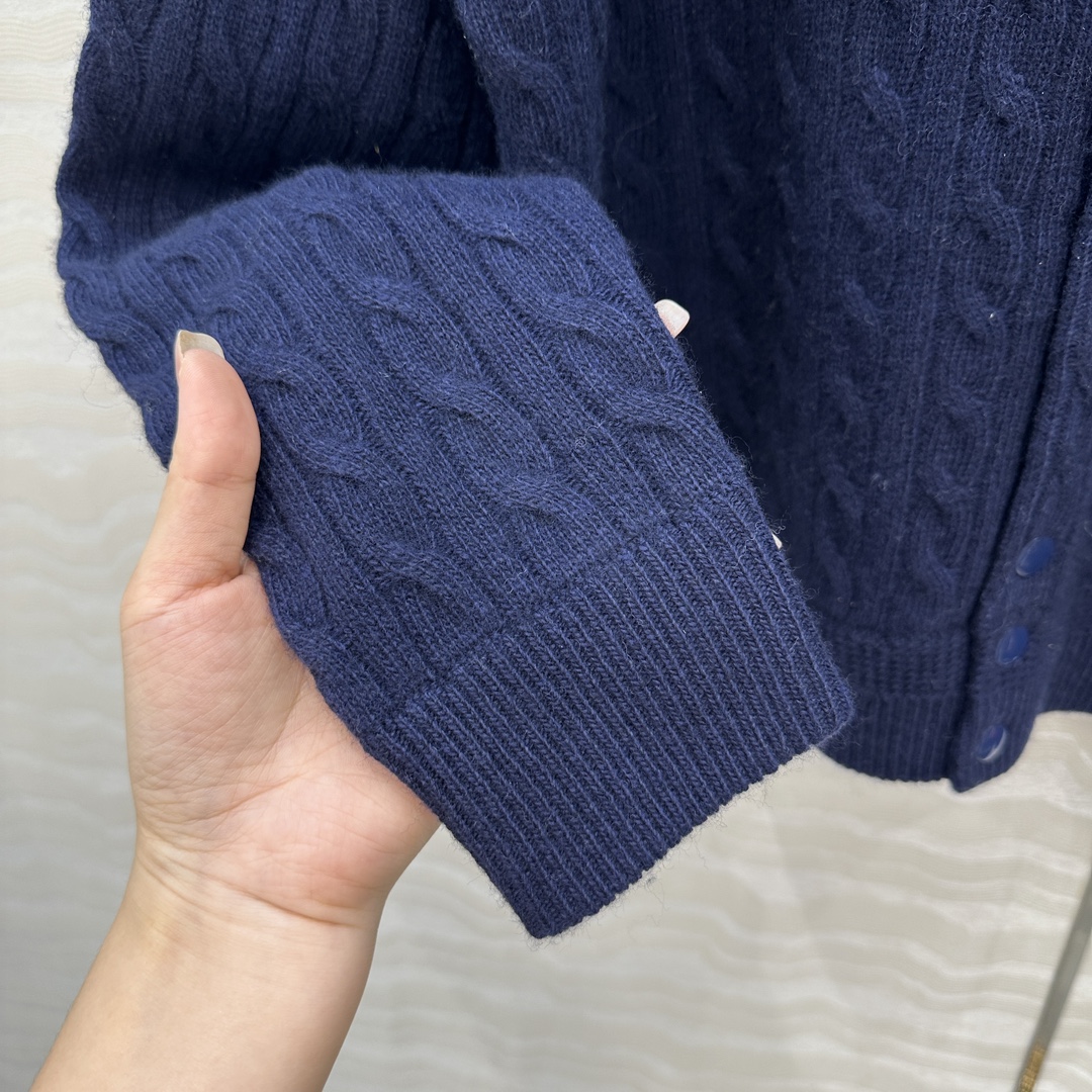 独家首发❤️原单品质❤️浓郁美式风，RL时髦减龄穿搭，网球风棒球夹克绞花羊绒外套！经典落肩版型宽松百搭又