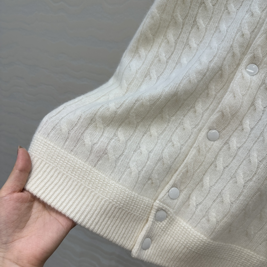 独家首发❤️原单品质❤️浓郁美式风，RL时髦高知穿搭，网球风棒球夹克绞花羊绒外套！经典落肩版型宽松百搭又