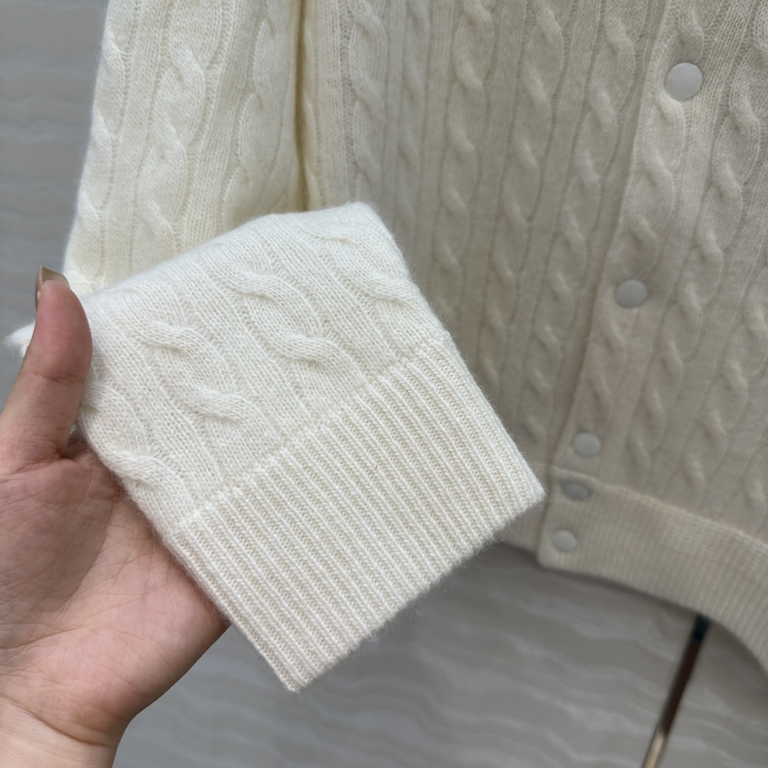 独家首发❤️原单品质❤️浓郁美式风，RL时髦高知穿搭，网球风棒球夹克绞花羊绒外套！经典落肩版型宽松百搭又