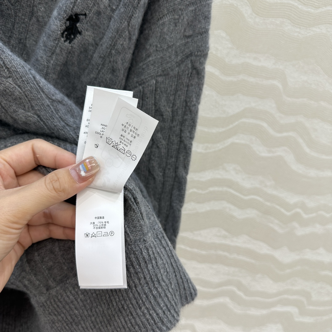 独家首发❤️原单品质❤️浓郁美式风，RL时髦高知穿搭，网球风棒球夹克绞花羊绒外套！经典落肩版型宽松百搭又