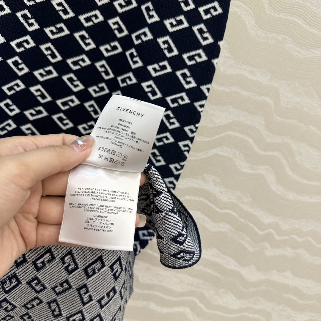 独家首发❤️原单品质！25s春夏 Gv度假新品针织半裙。定制海军蓝白提花撞色。18针徳国机圆桶提花双织工