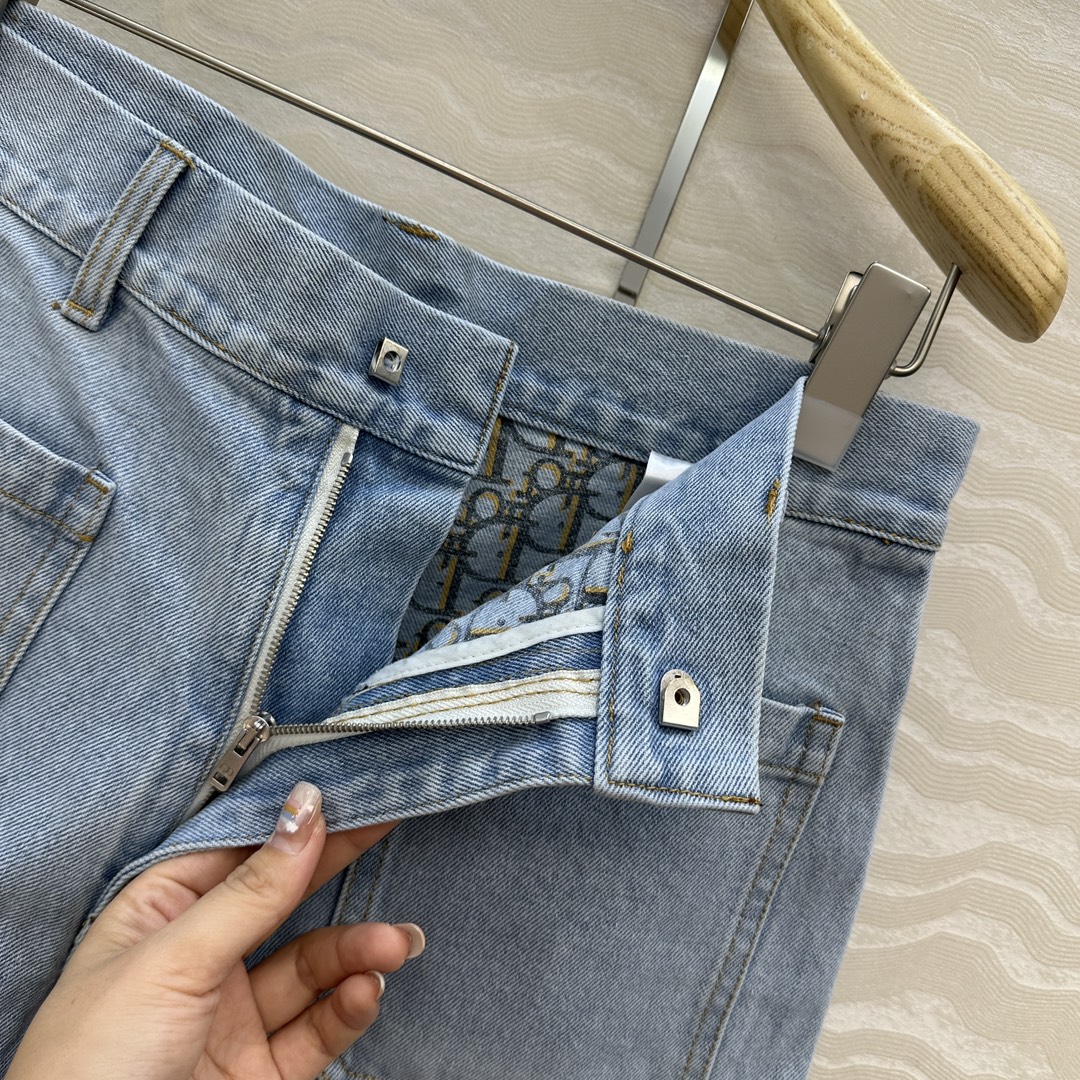 独家首发❤️高端原单品质🤞MissD新品老花洗水直筒短裤！原版定制复古怀旧洗水工艺高级又时髦！衣橱必备的