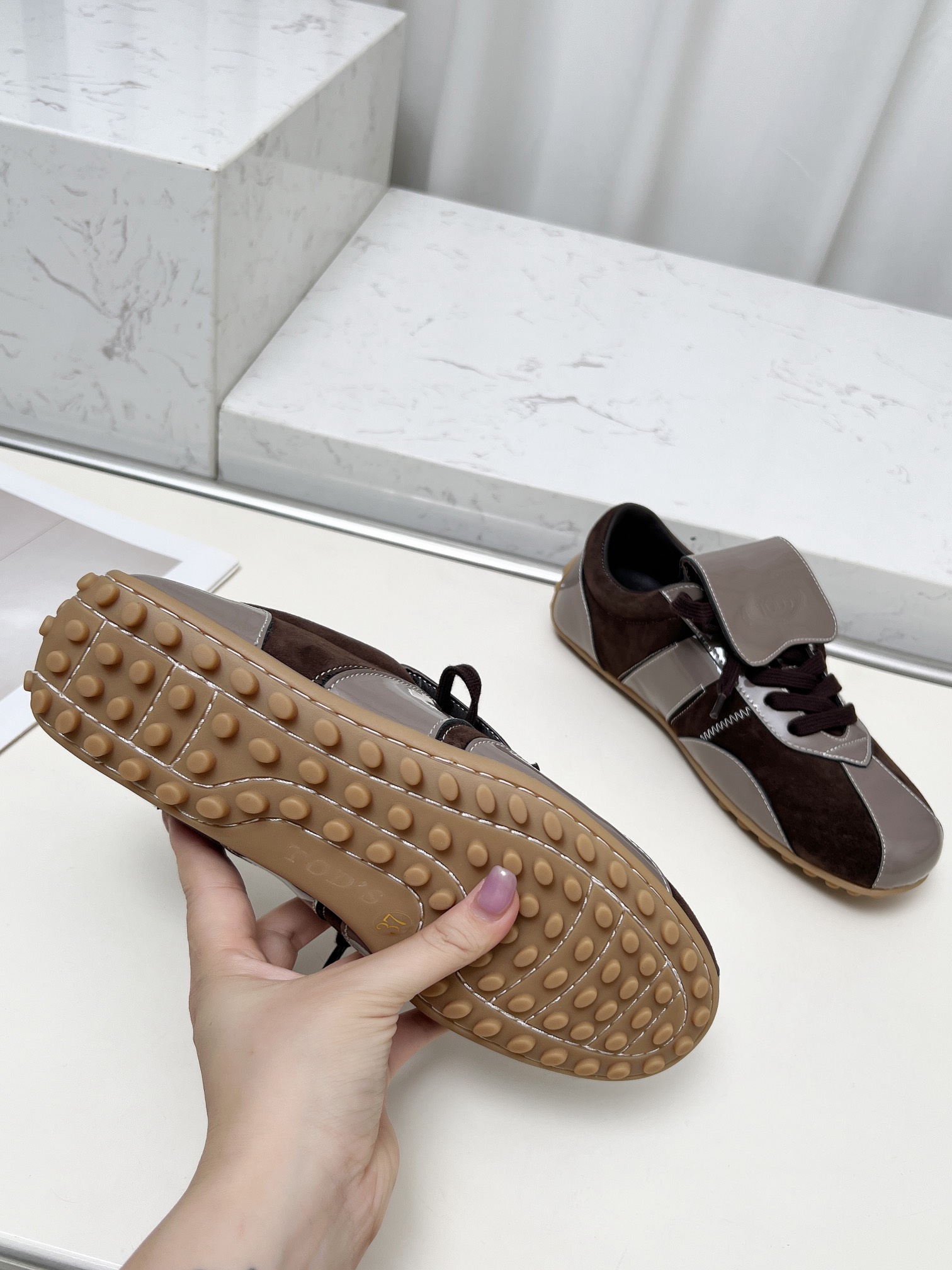 Tod’s T-Marathon Series: Stylish Retro Sports Shoes with Football Inspiration - 图片 6