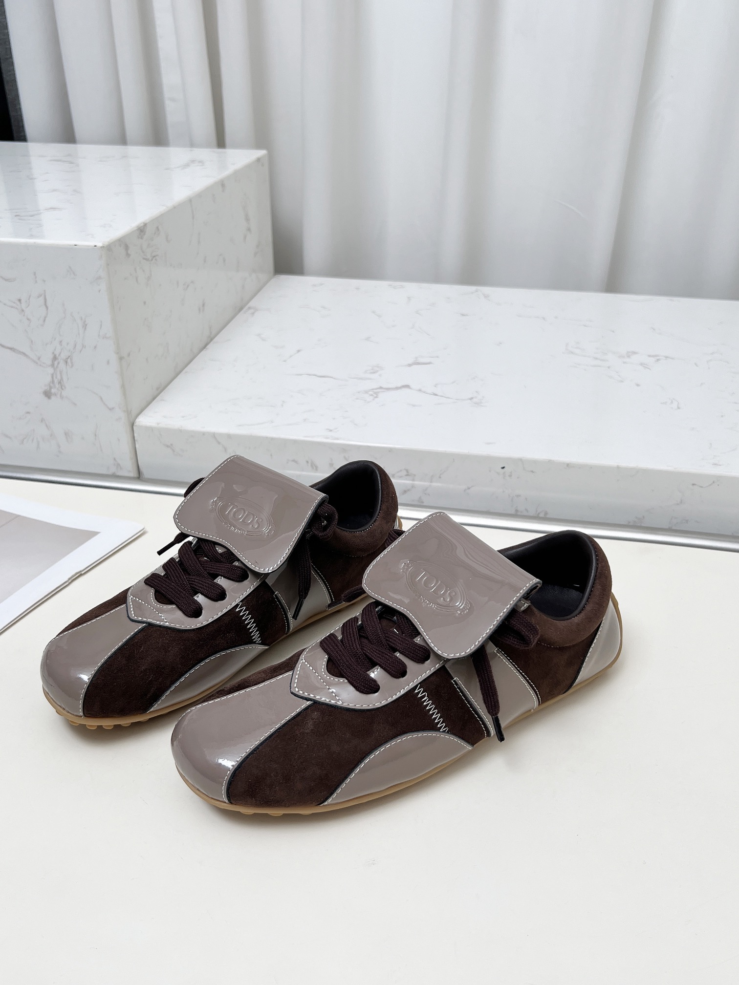 Tod’s T-Marathon Series: Stylish Retro Sports Shoes with Football Inspiration - 图片 2