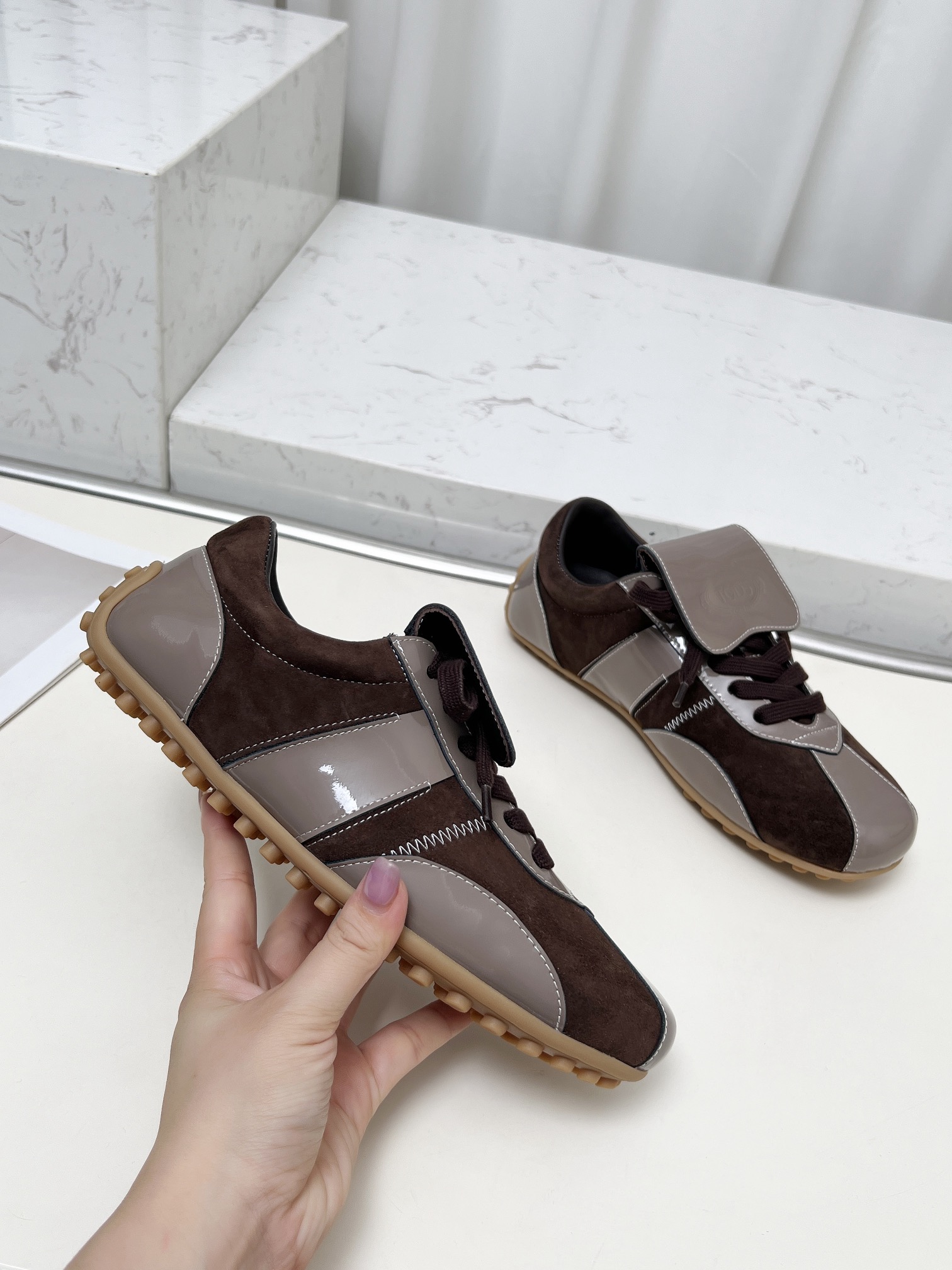Tod’s T-Marathon Series: Stylish Retro Sports Shoes with Football Inspiration
