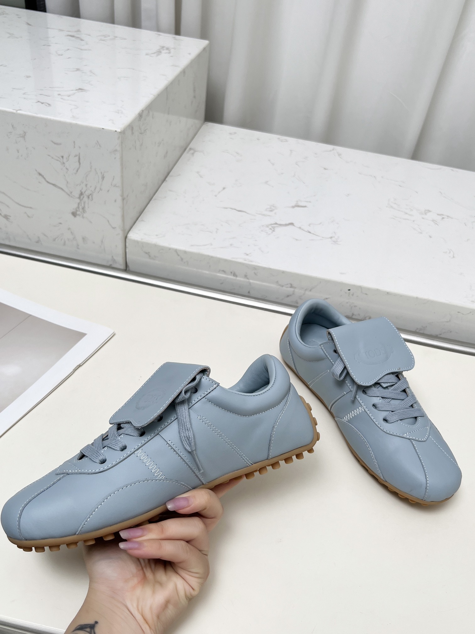 Tod’s T-Marathon Series: Stylish Retro Sports Shoes with Soft Leather & Comfortable Design - 图片 6