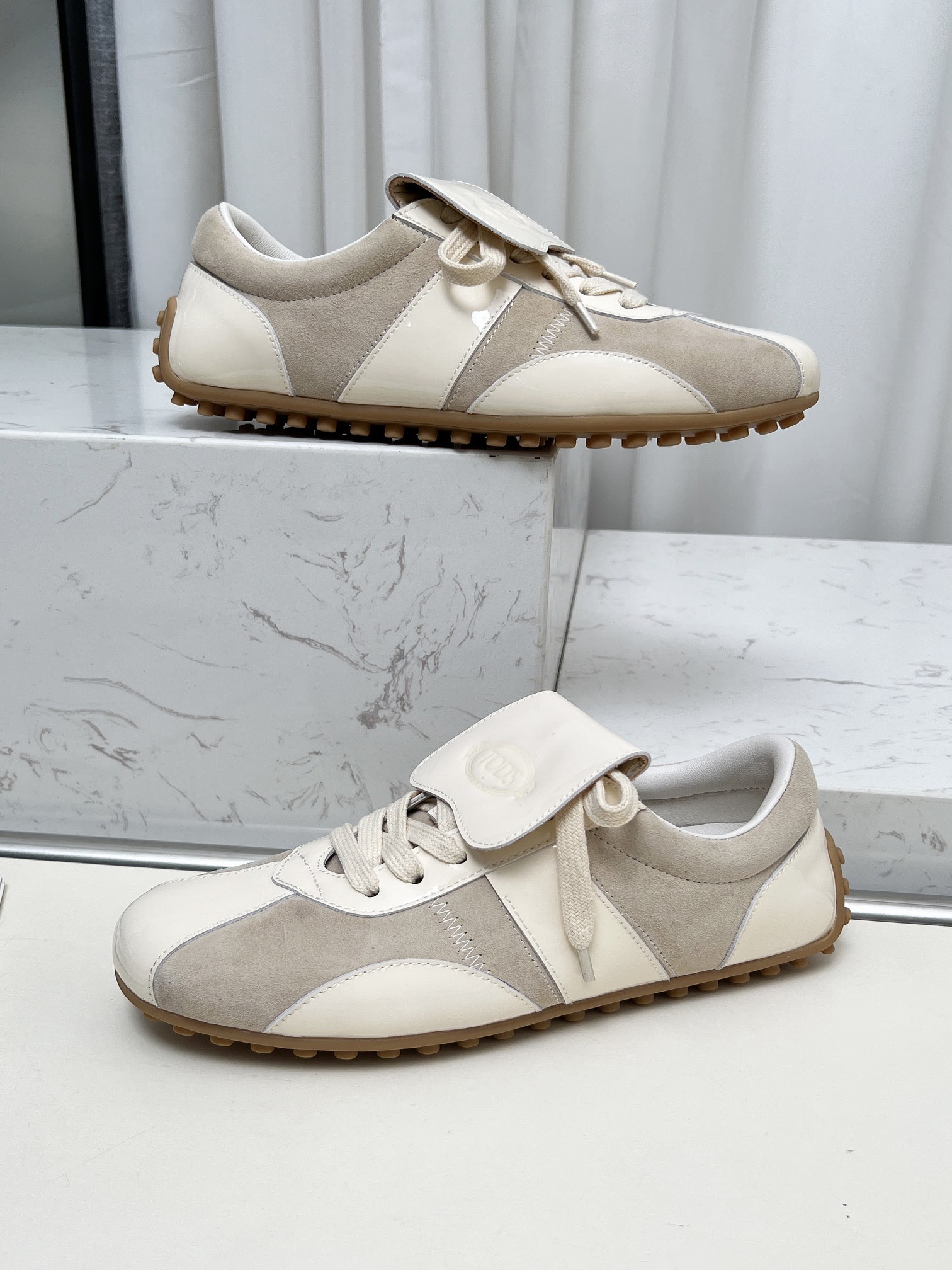 Tod’s T-Marathon Series: Stylish Retro Sports Shoes with Comfortable Features - 图片 2