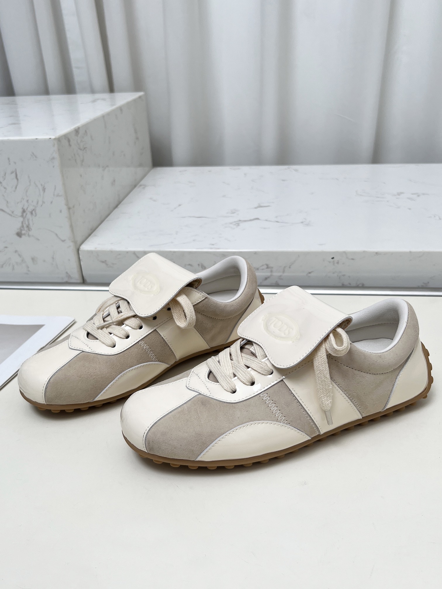 Tod’s T-Marathon Series: Stylish Retro Sports Shoes with Comfortable Features - 图片 6