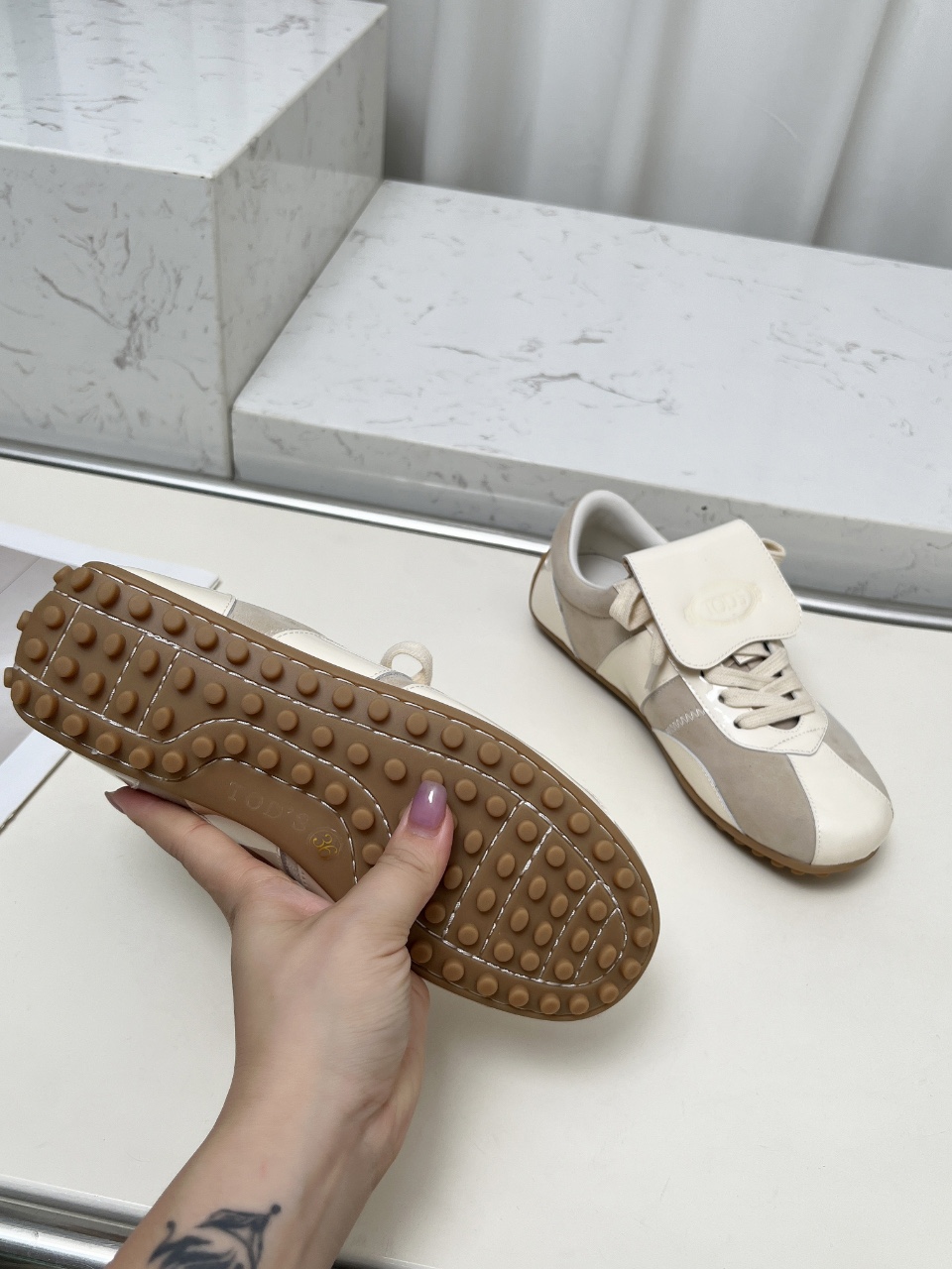 Tod’s T-Marathon Series: Stylish Retro Sports Shoes with Comfortable Features - 图片 4