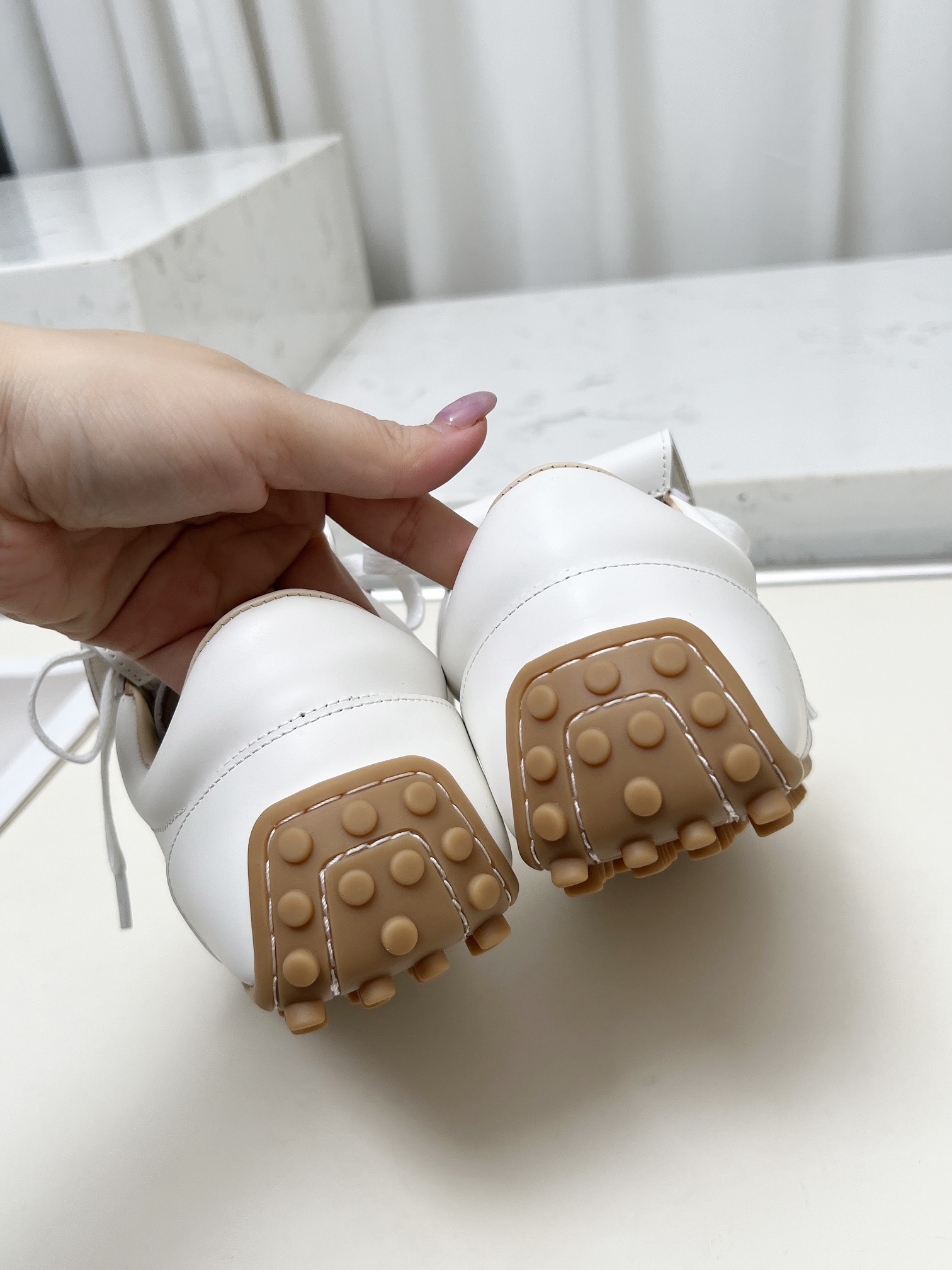 Tod’s T-Marathon Series: Stylish Retro Sports Shoes with Comfortable Features - 图片 4