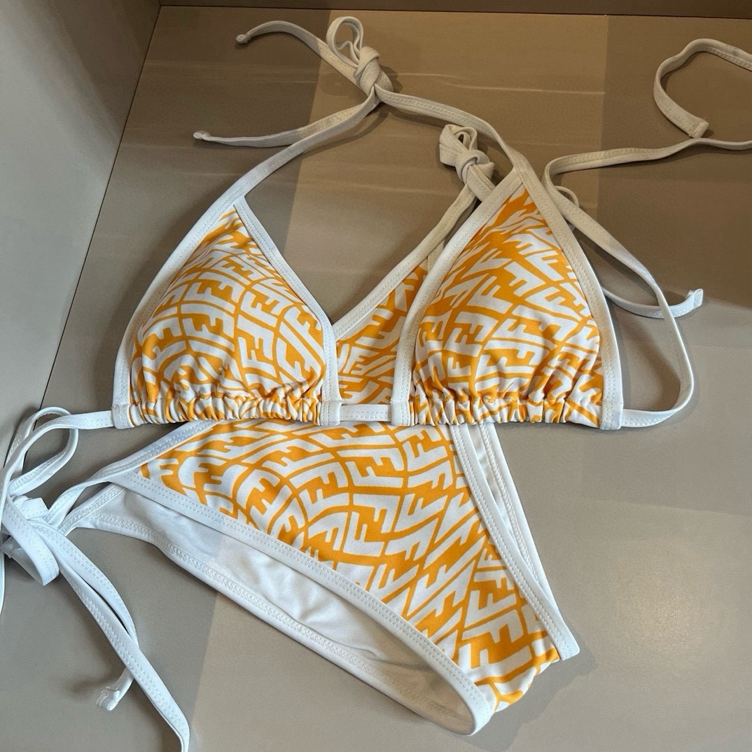  🆕
FD芬迪比基尼👙❤️😍🥰适合多种场景的游泳衣🏊‍♀️海边 游泳池 温泉 水上乐园 漂流都可以😌内搭