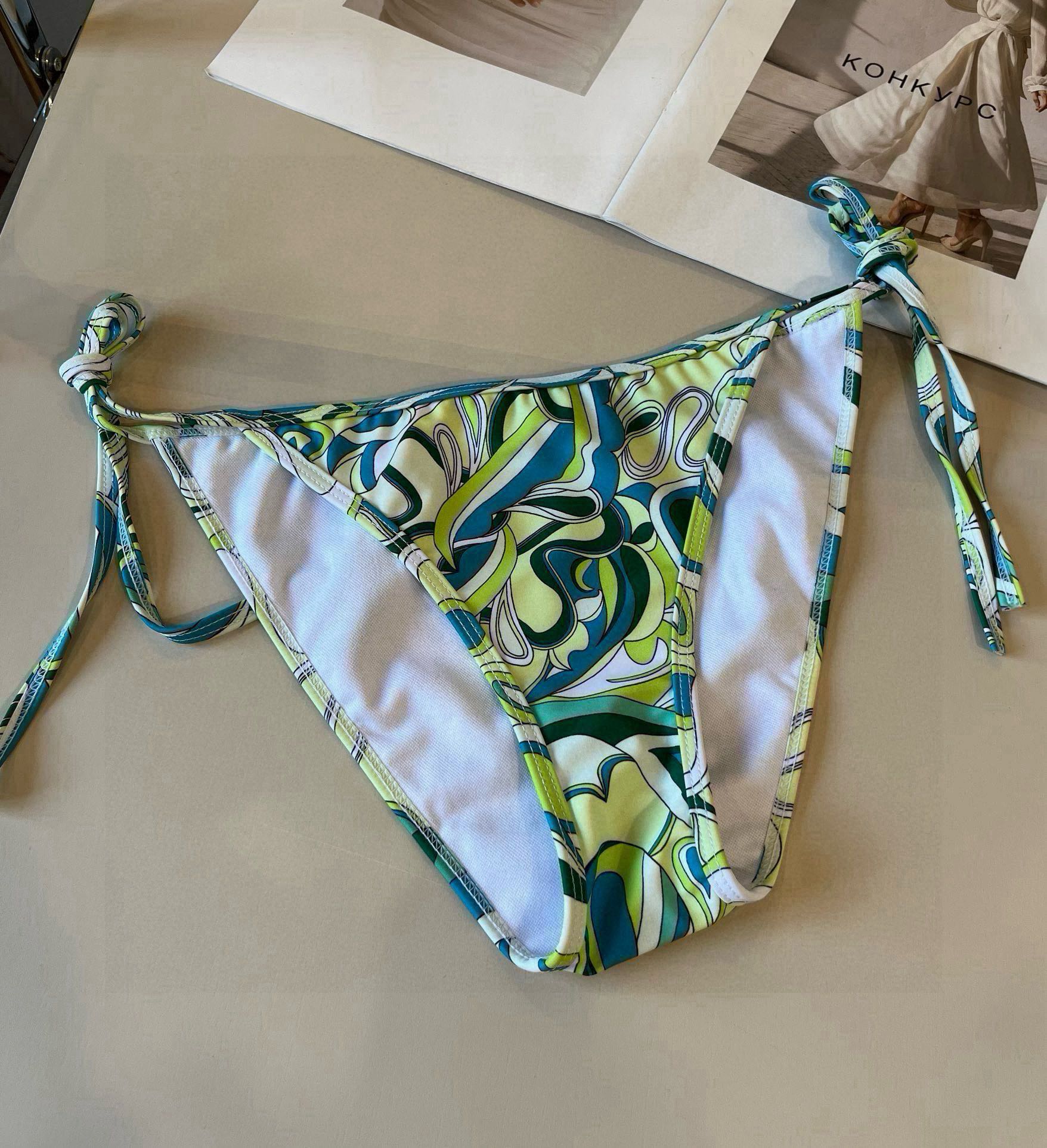 。

潮牌比基尼👙S M L