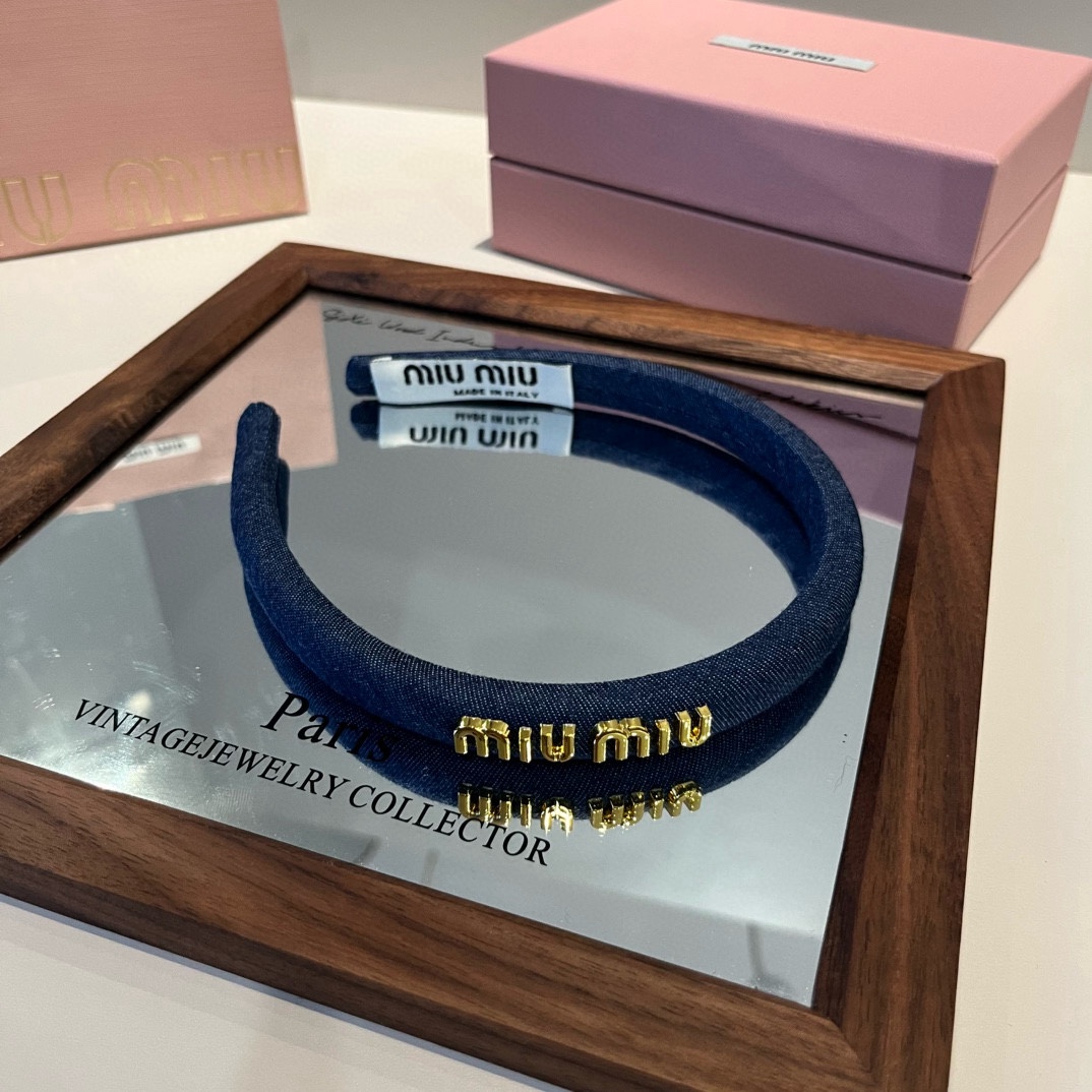 🆕

miumiu缪缪新款发箍