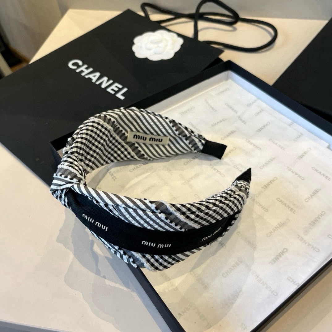 🆕

miumiu缪缪新款发箍