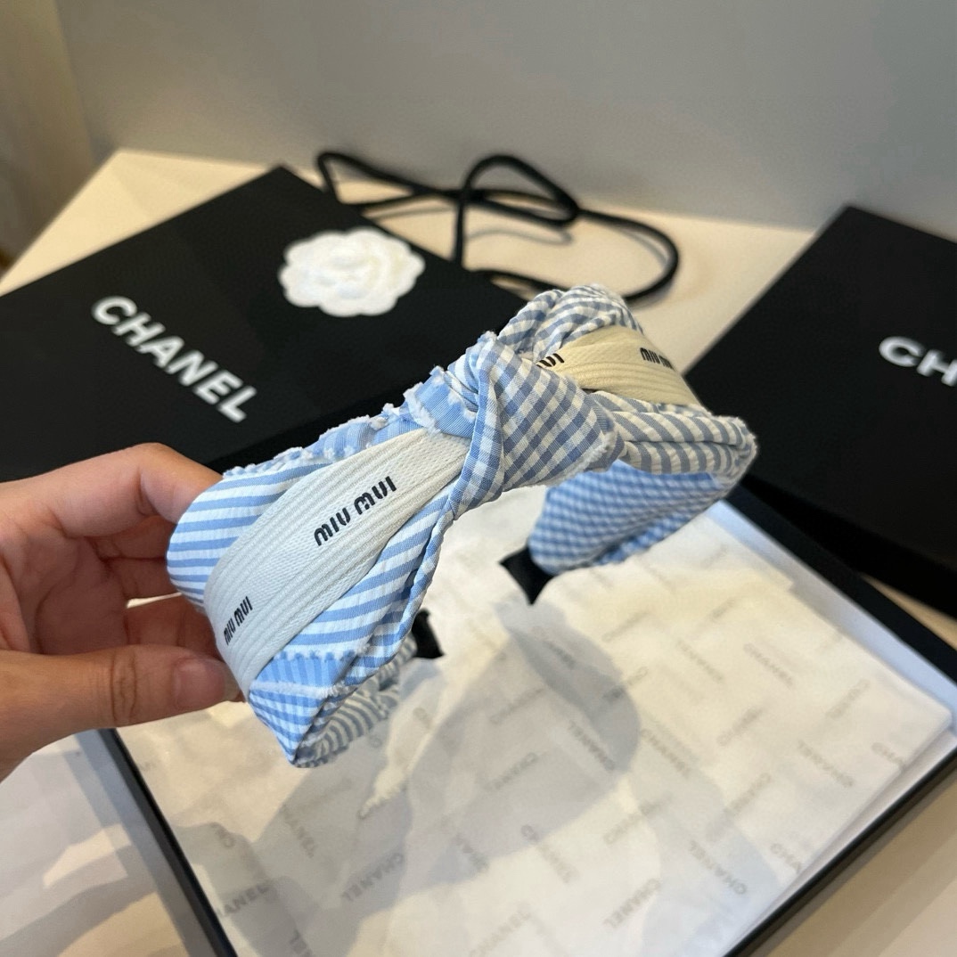 🆕

miumiu缪缪新款发箍