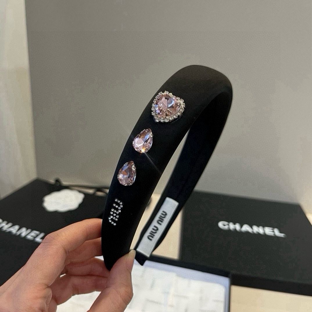 🆕

miumiu缪缪新款发箍