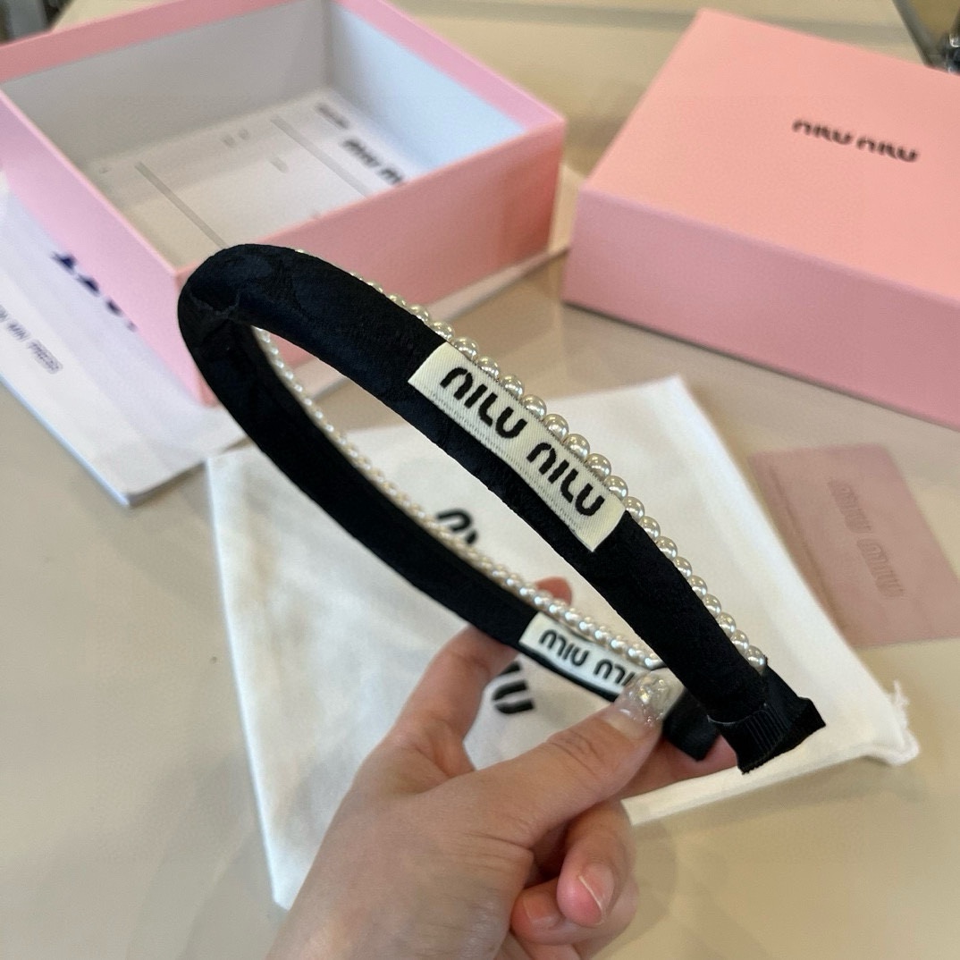 🆕

miumiu缪缪新款发箍