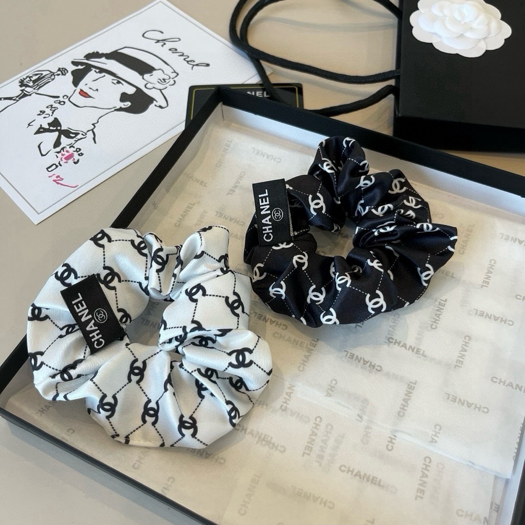 🆕

Chanel香奈儿发圈，绸缎面料，黑白两色