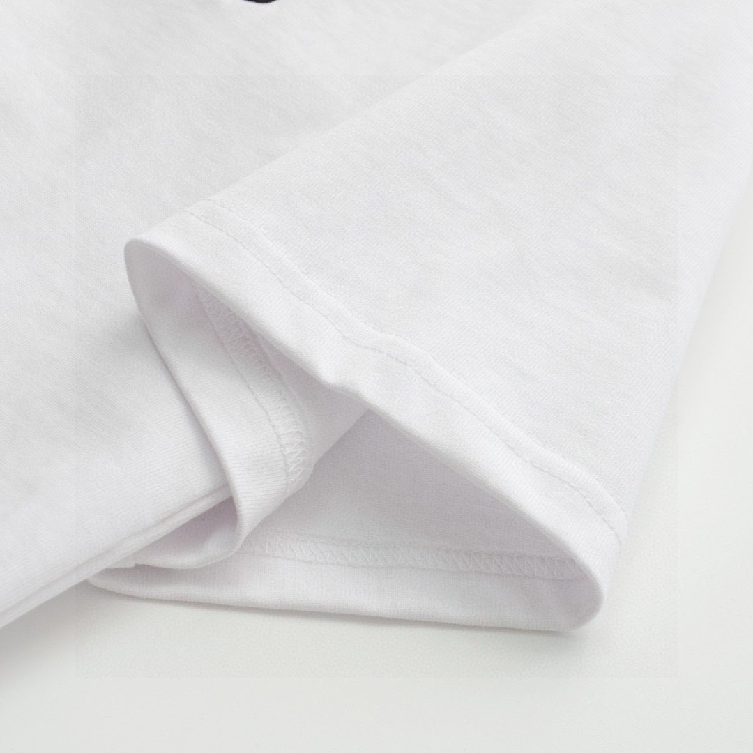 巴宝莉/Burberry 夏季新款 经典小TB刺绣圆领短袖T恤 黑色/白色