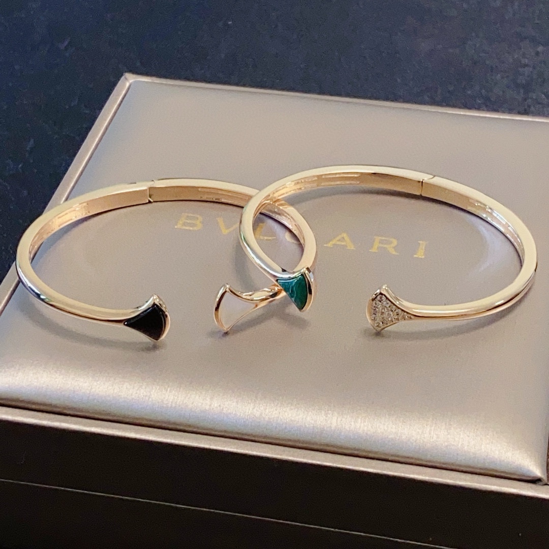 Luxurious BVLGARI Diamond Bracelet Set with Gold Steel – Perfect Metal Elegance - 图片 5