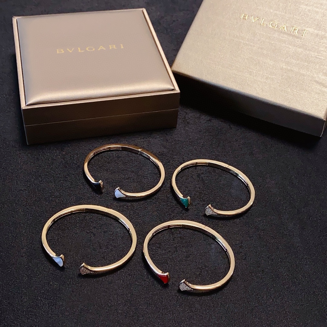 Luxurious BVLGARI Diamond Bracelet Set with Gold Steel – Perfect Metal Elegance - 图片 9