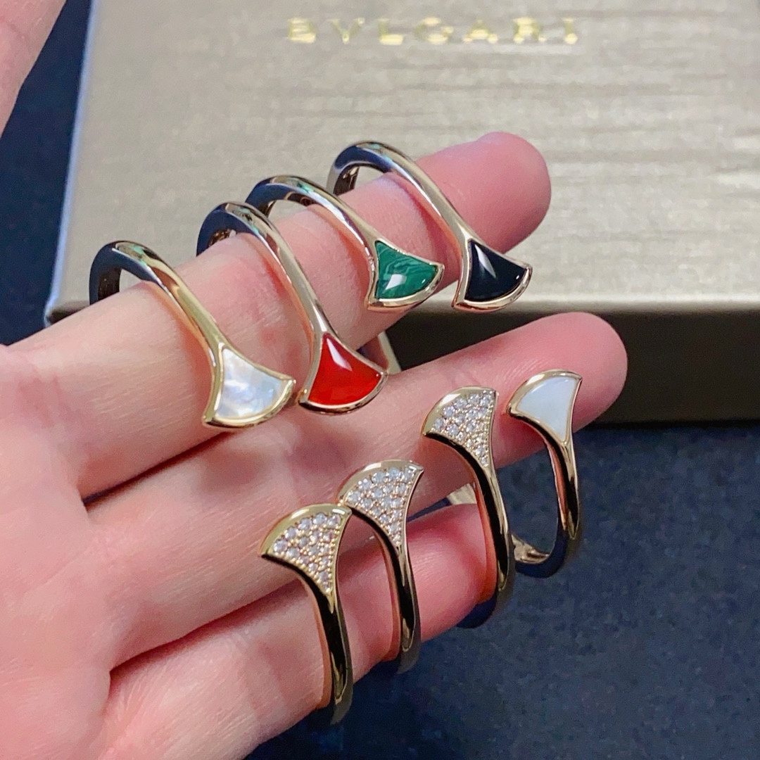 Luxurious BVLGARI Diamond Bracelet Set with Gold Steel – Perfect Metal Elegance