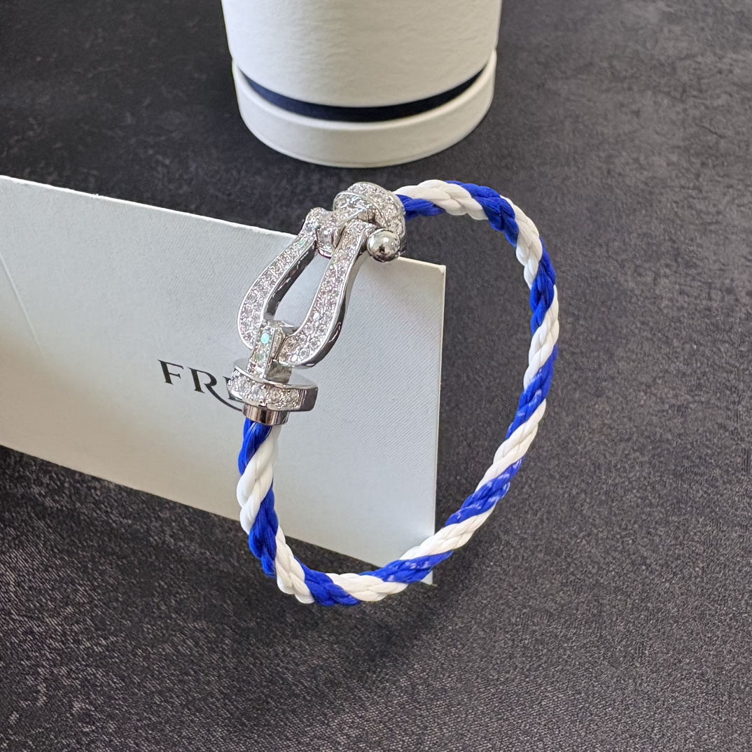 Luxurious Custom Jewelry Collection with Diamonds and Gold Options - 图片 4