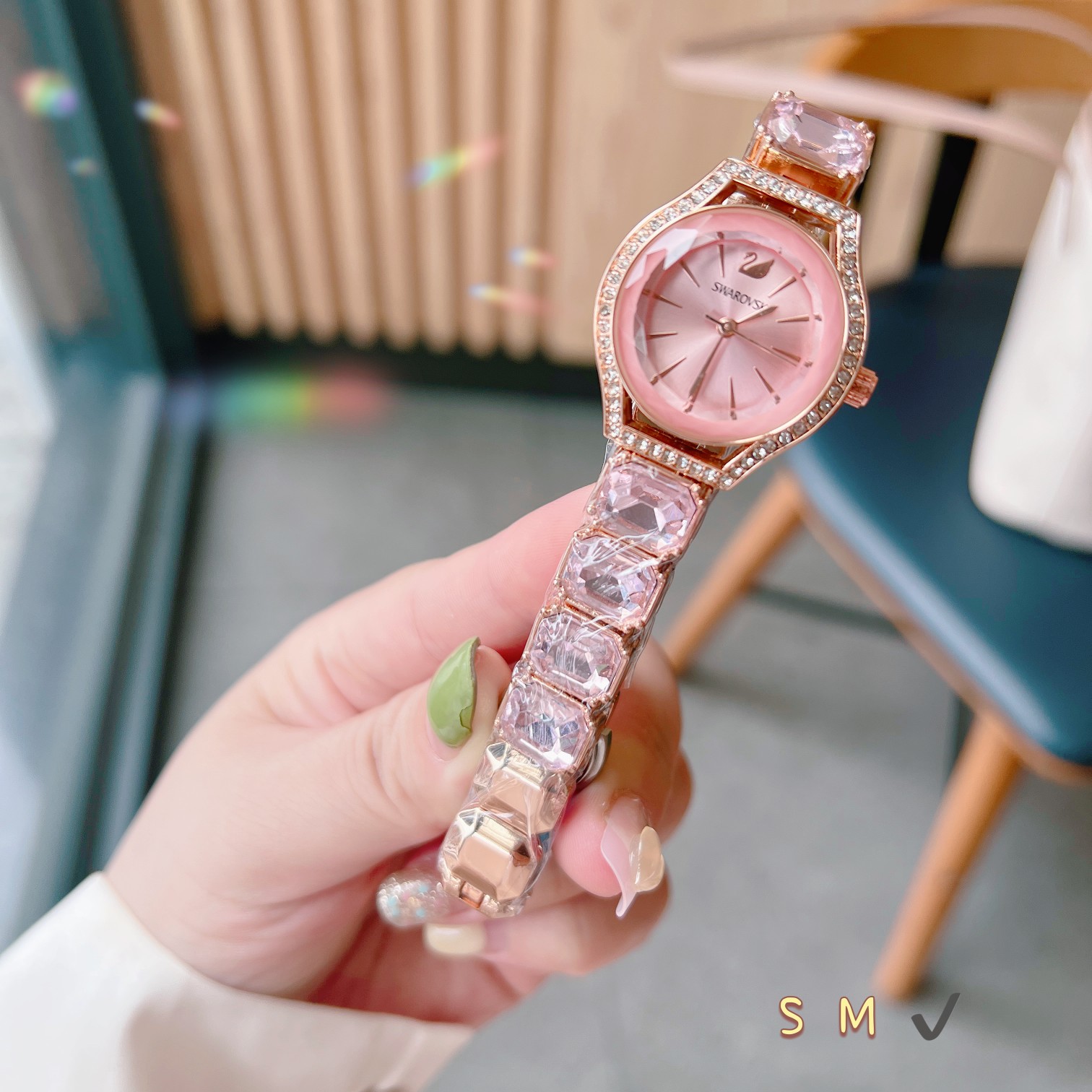 💰65 👸施华洛女表，璀璨夺目！
这款表带带大钻的方