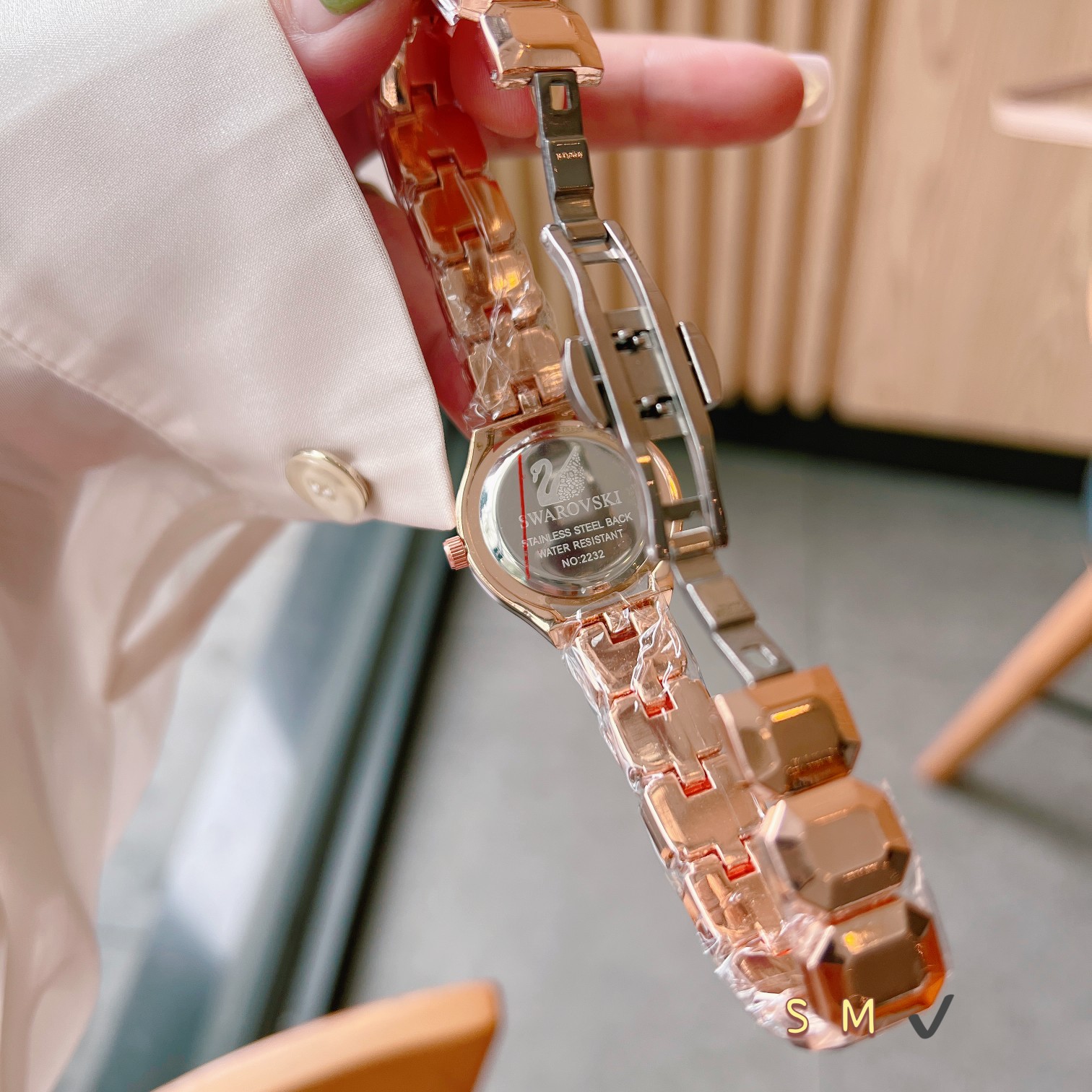 💰65 👸施华洛女表，璀璨夺目！
这款表带带大钻的方