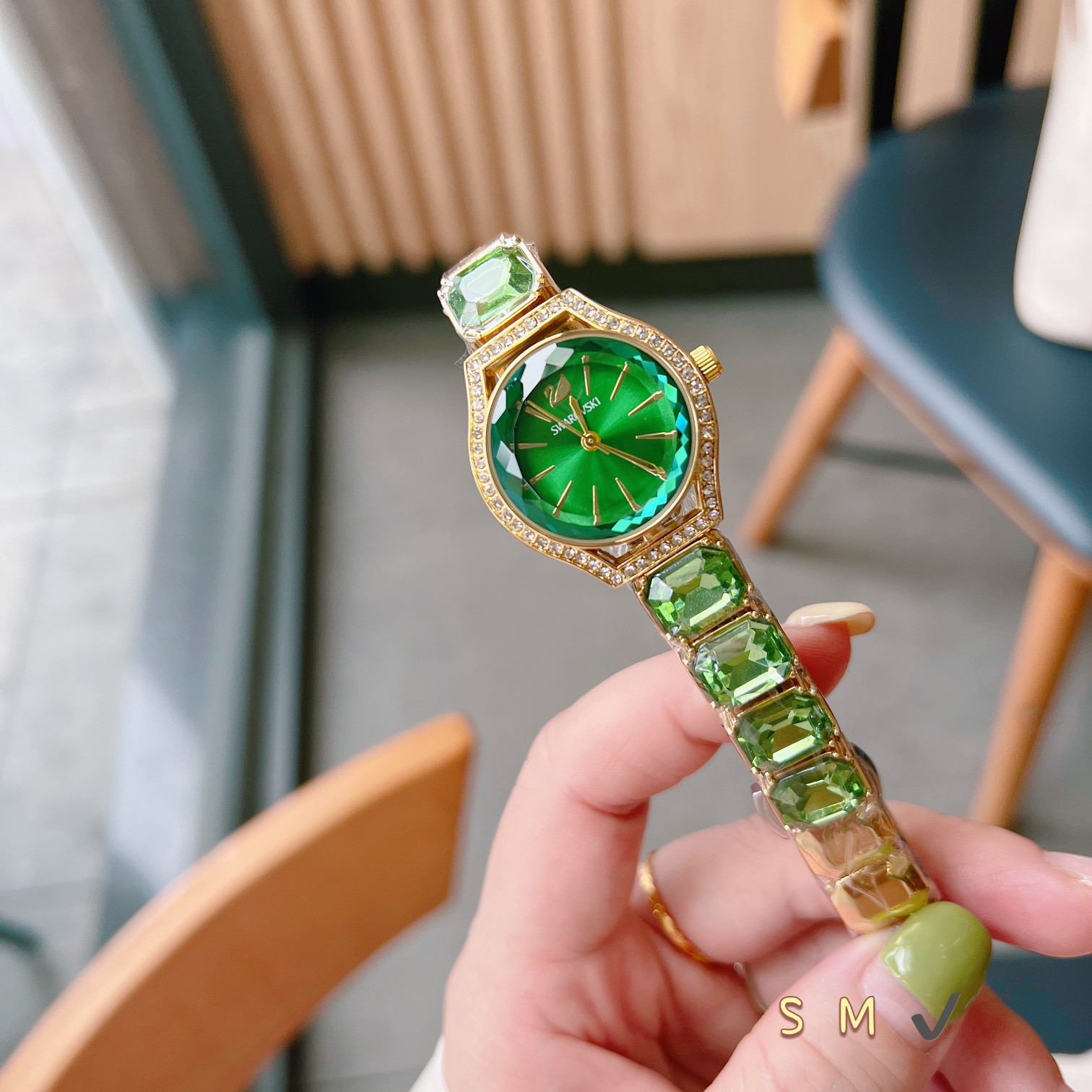 💰65 👸施华洛女表，璀璨夺目！
这款表带带大钻的方